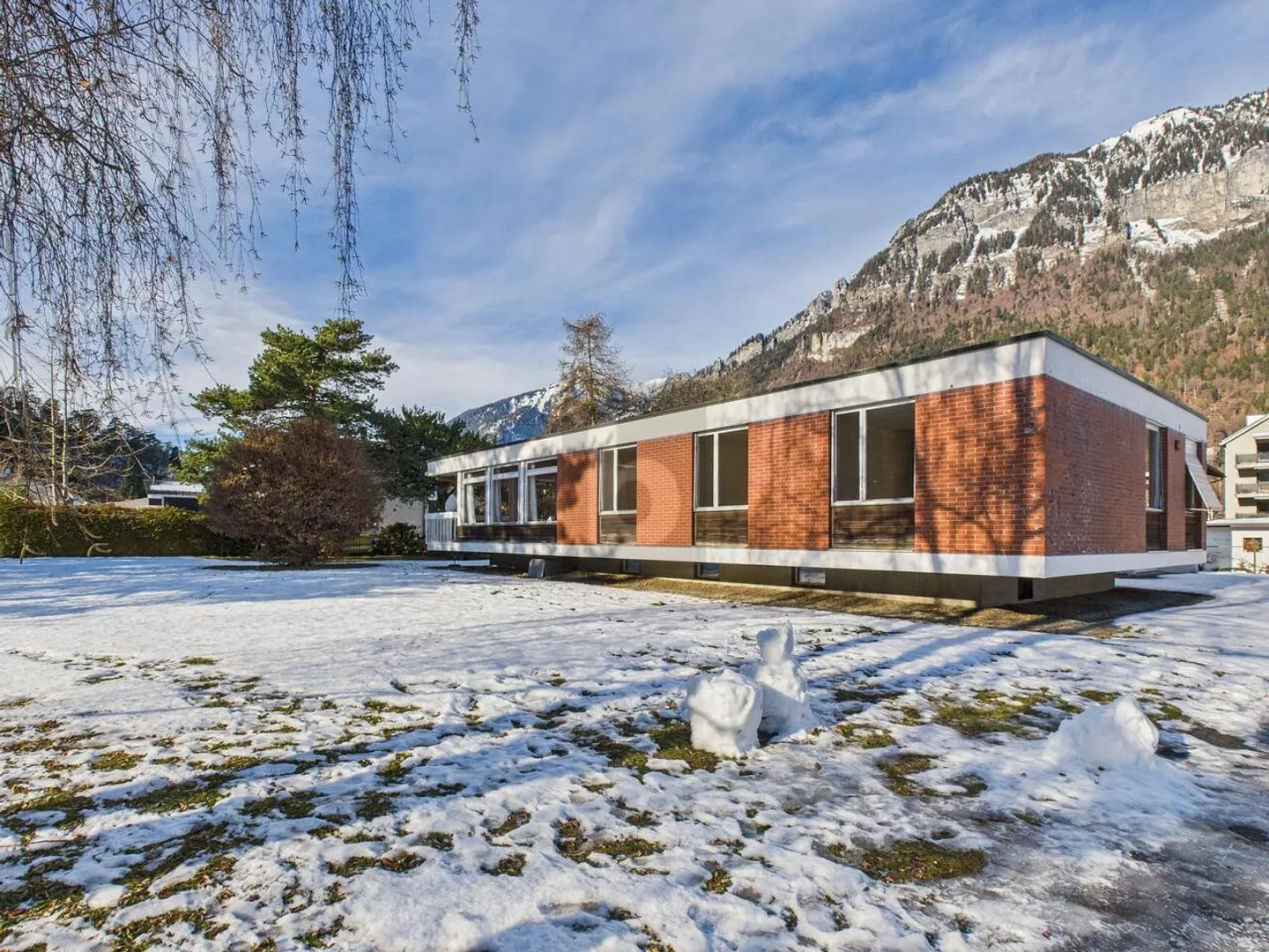 POSIZIONE CENTRALE CON GRANDE GIARDINO - Foto 2 di 6