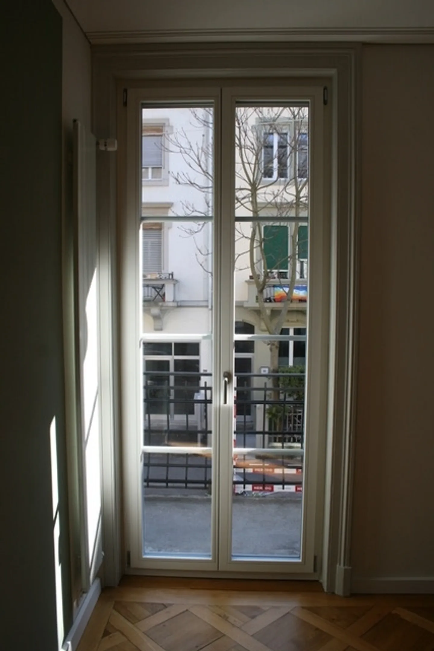 Appartamento soleggiato di 3 stanze (74m2), con balcone, completamente ristrutturato, a Breitenrain - Foto 12 di 18