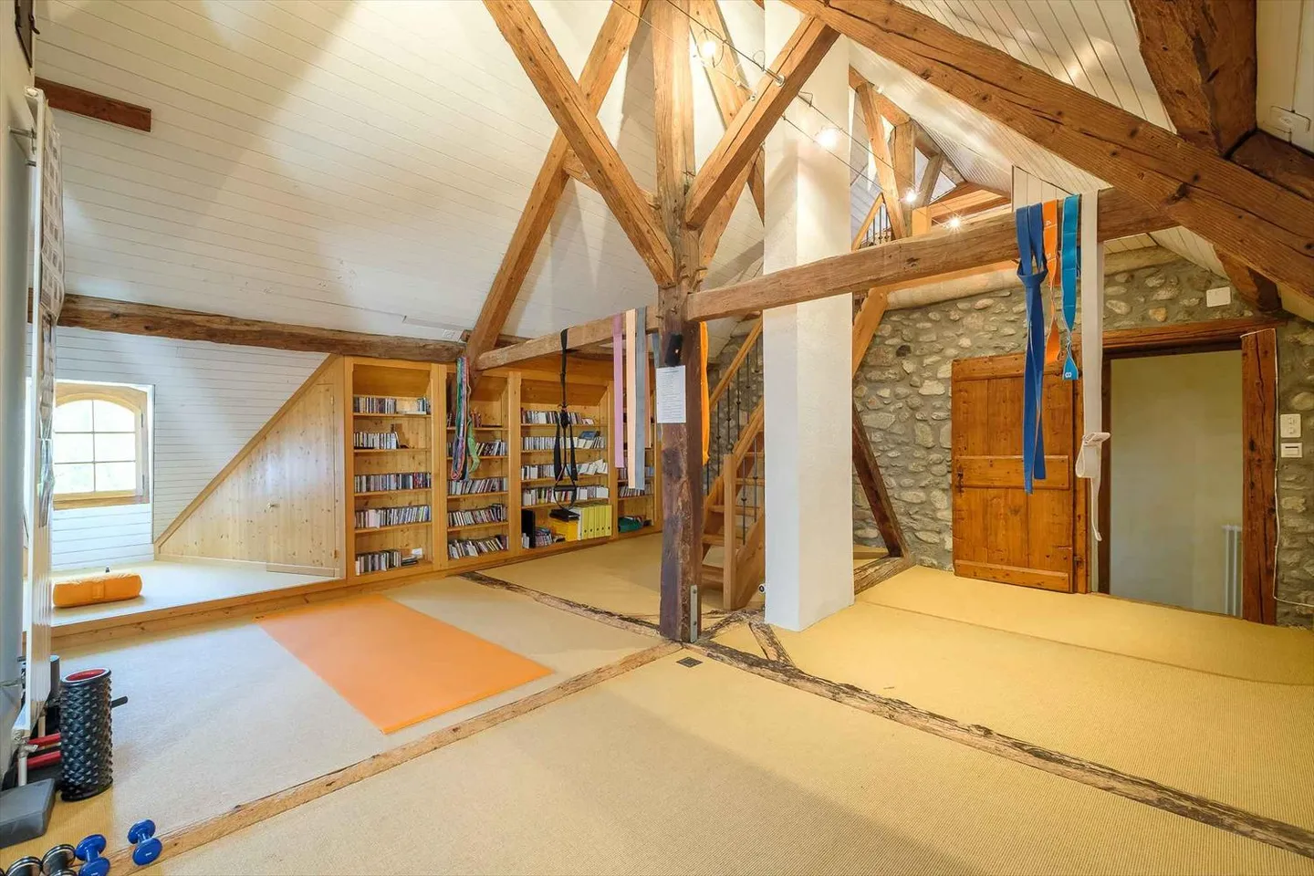 11-room House - Photo 8 of 12