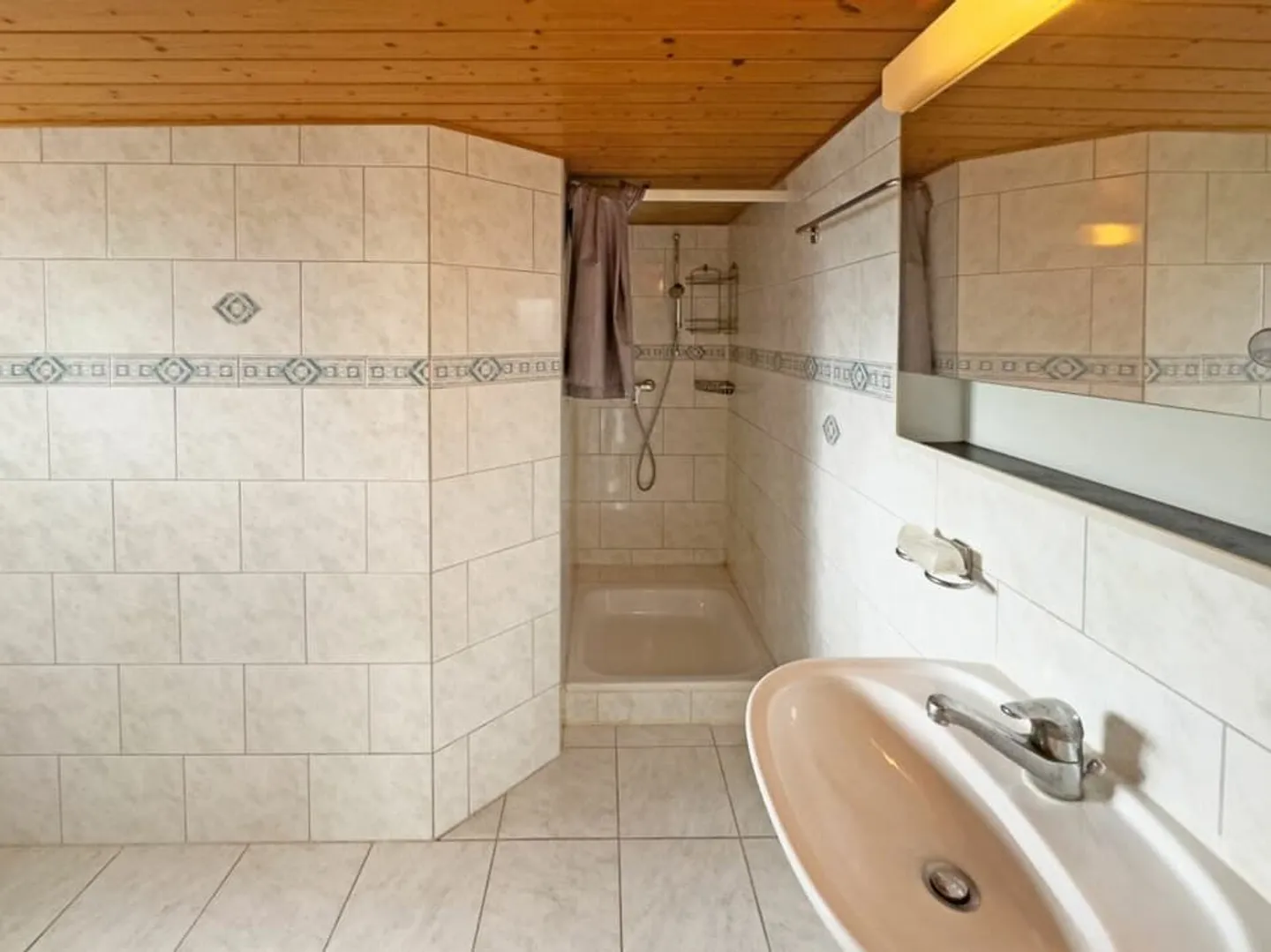 Safe investment: beautiful 3.5-room apartment with terrace in a - Photo 10 of 13