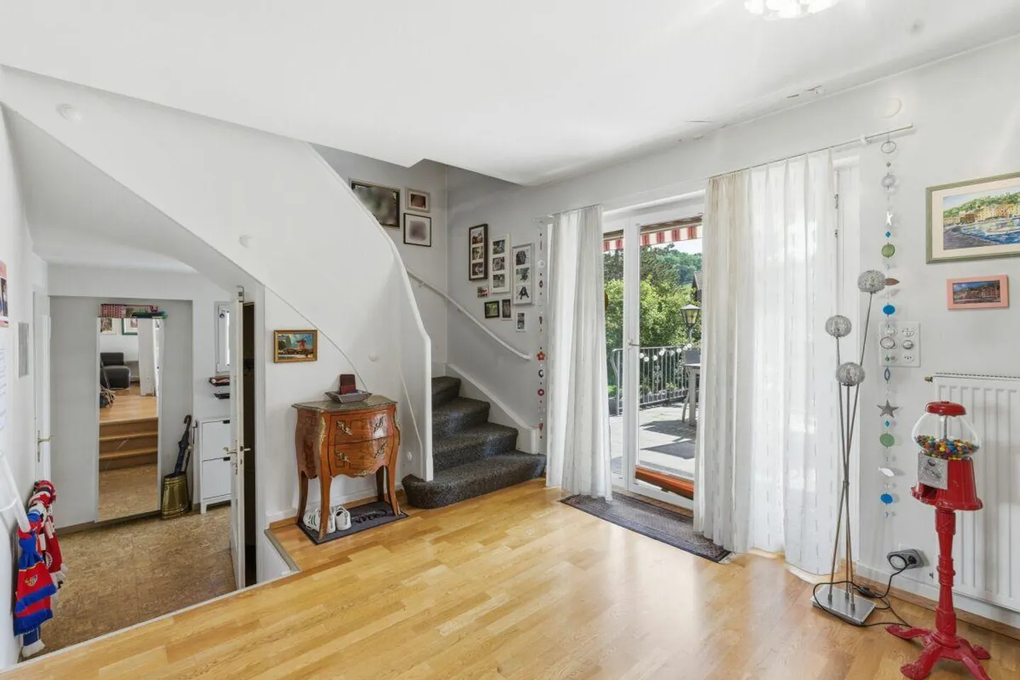 Freistehendes Einfamilienhaus in Münchenstein - Foto 2 von 13