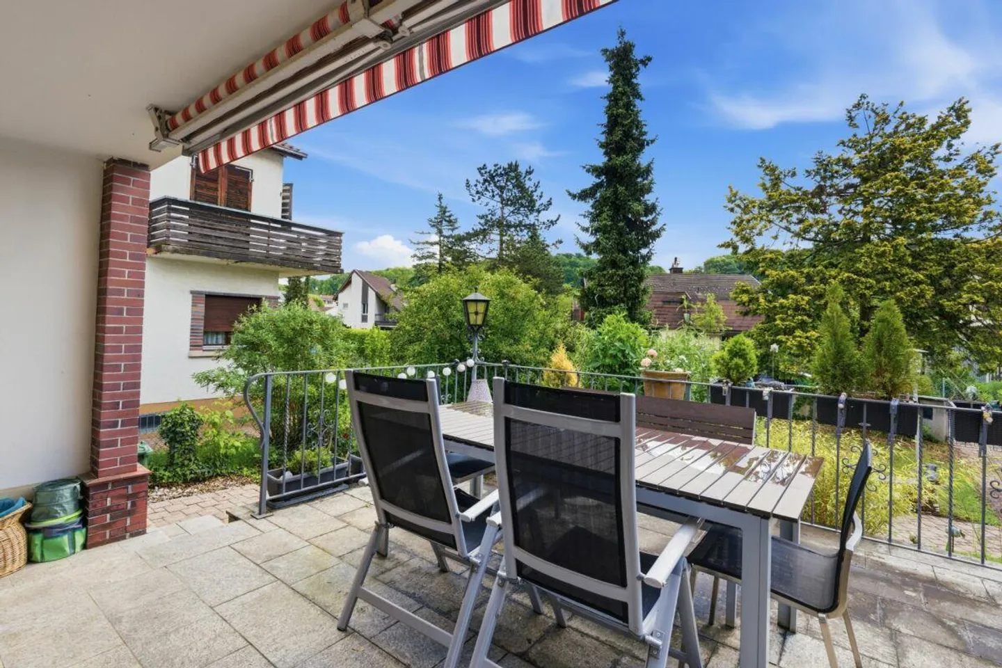 Freistehendes Einfamilienhaus in Münchenstein - Foto 3 von 13