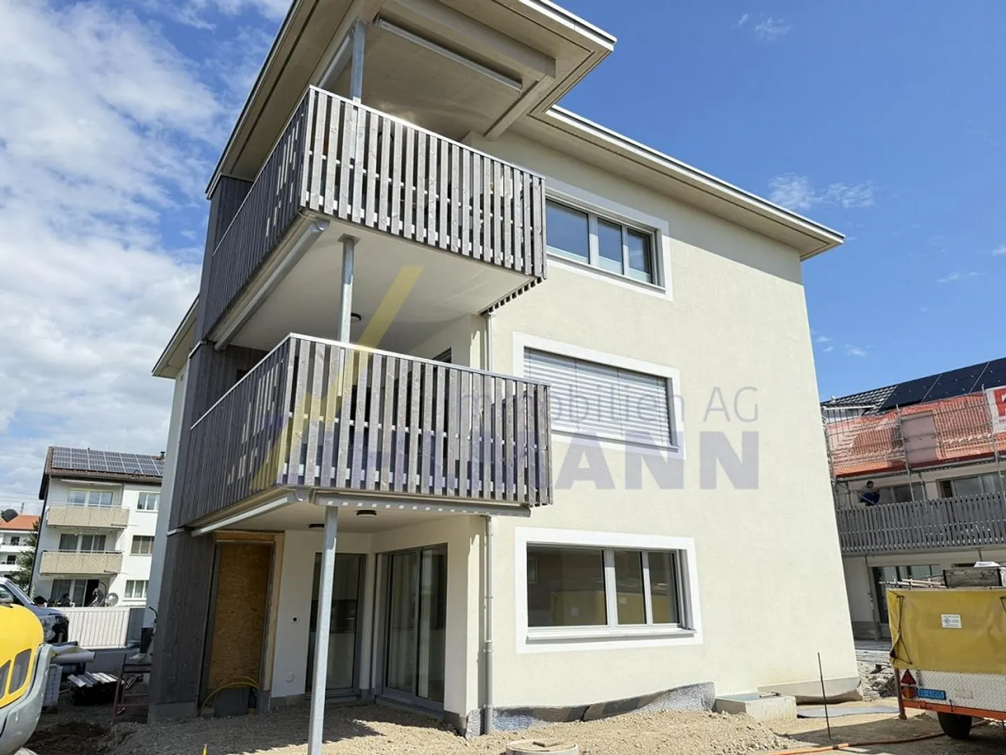 Appartement de jardin de 4,5 pièces élégant avec un grand espace extérieur - Photo 2 sur 11