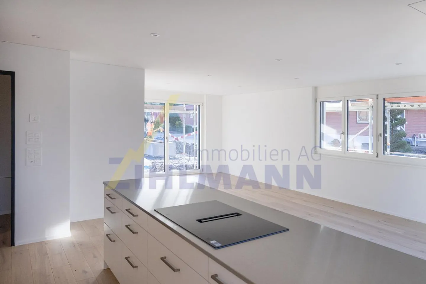 Appartement de jardin de 4,5 pièces élégant avec un grand espace extérieur - Photo 3 sur 11
