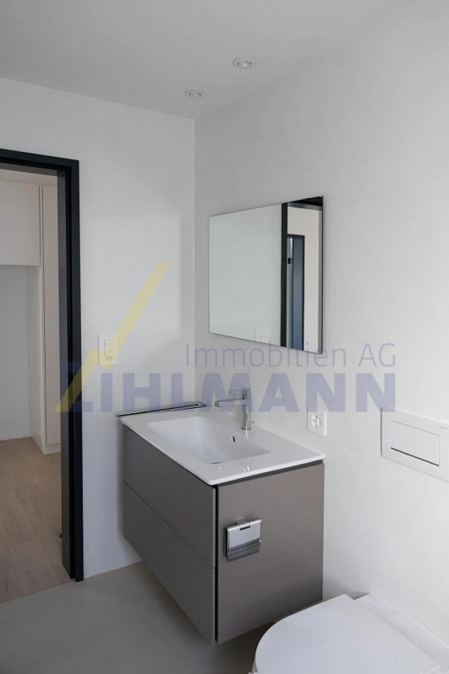 Appartement de jardin de 4,5 pièces élégant avec un grand espace extérieur - Photo 5 sur 11