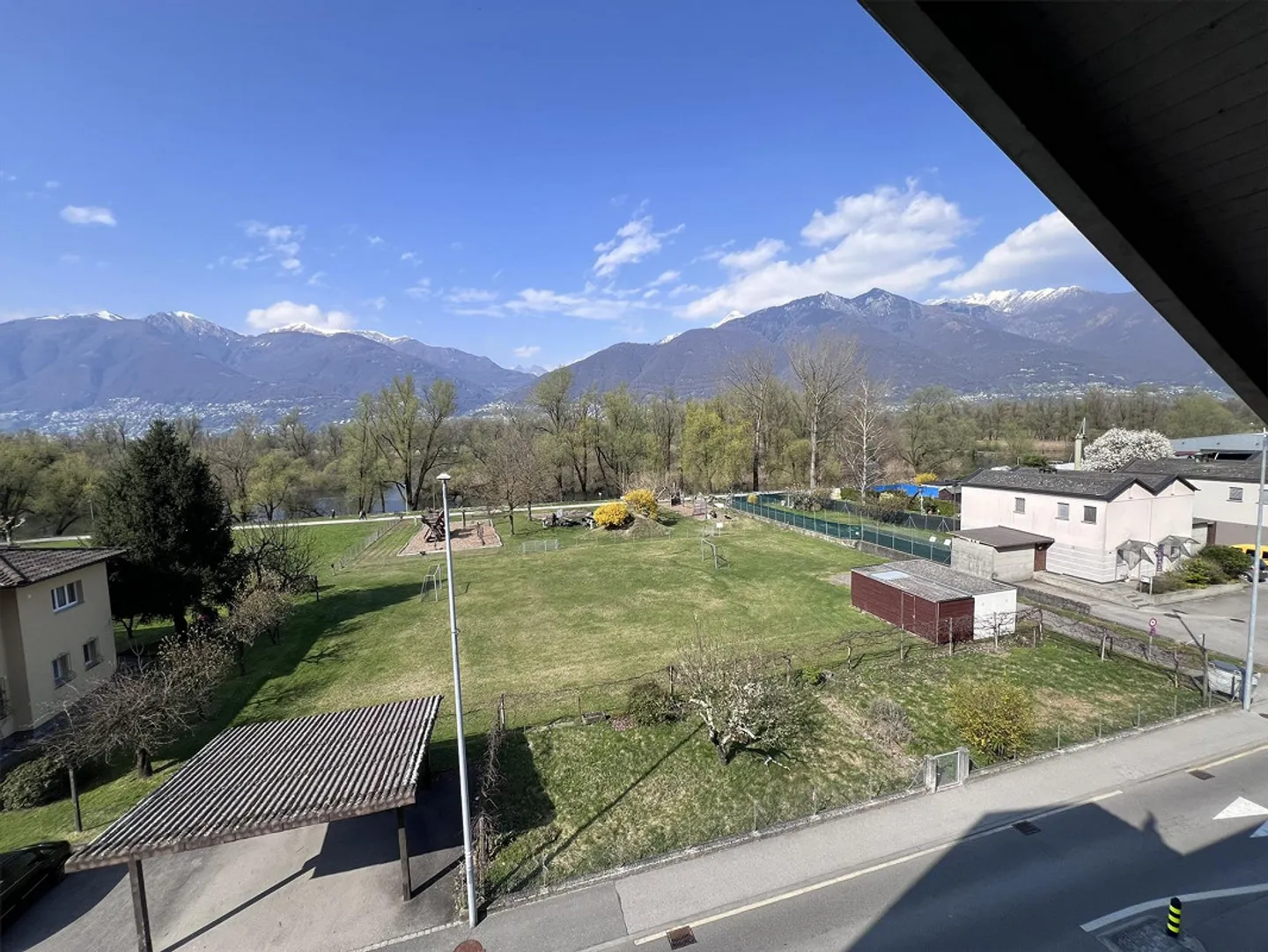 À vendre bâtiment avec 2 appartements 4.5 pièces à Magadino Gambarogno - Photo 2 sur 12