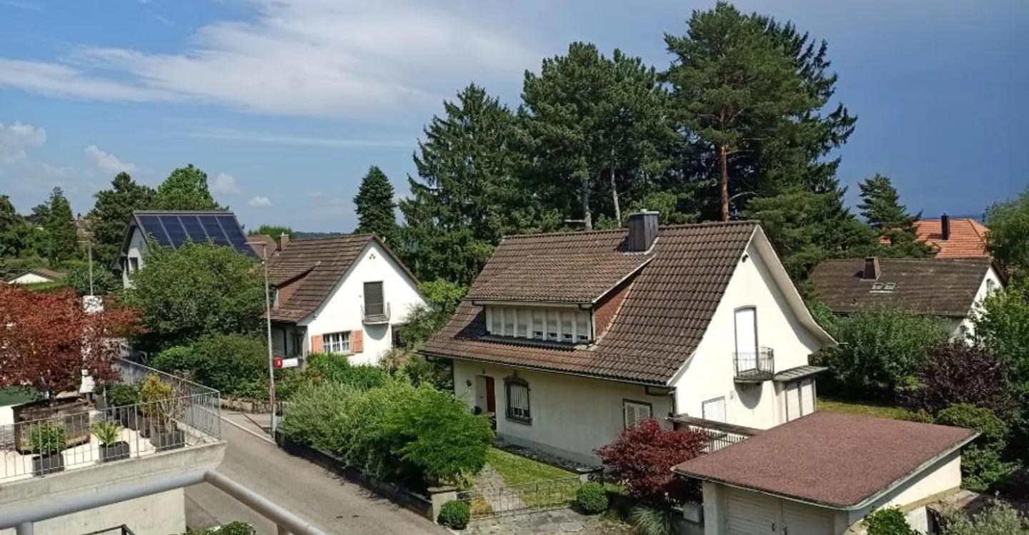 Schöne Villa mit 2 Wohnungen und Erweiterungspotenzial - Foto 3 von 19
