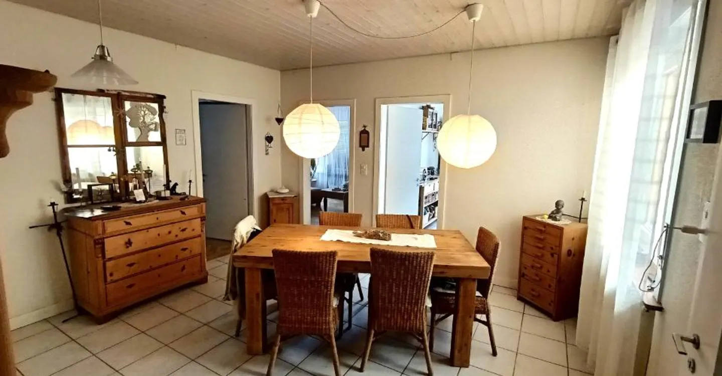 Schöne Villa mit 2 Wohnungen und Erweiterungspotenzial - Foto 4 von 19