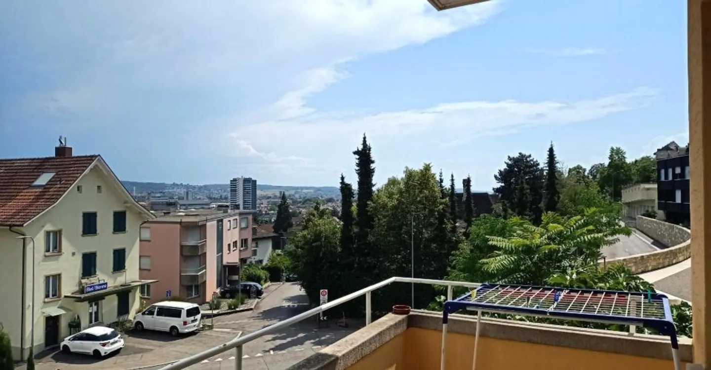 Schöne Villa mit 2 Wohnungen und Erweiterungspotenzial - Foto 2 von 19