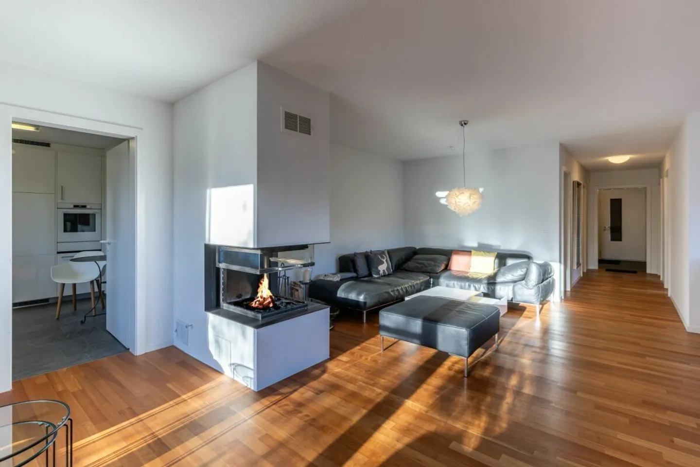 Modern Terrace House with Views - Photo 9 of 41