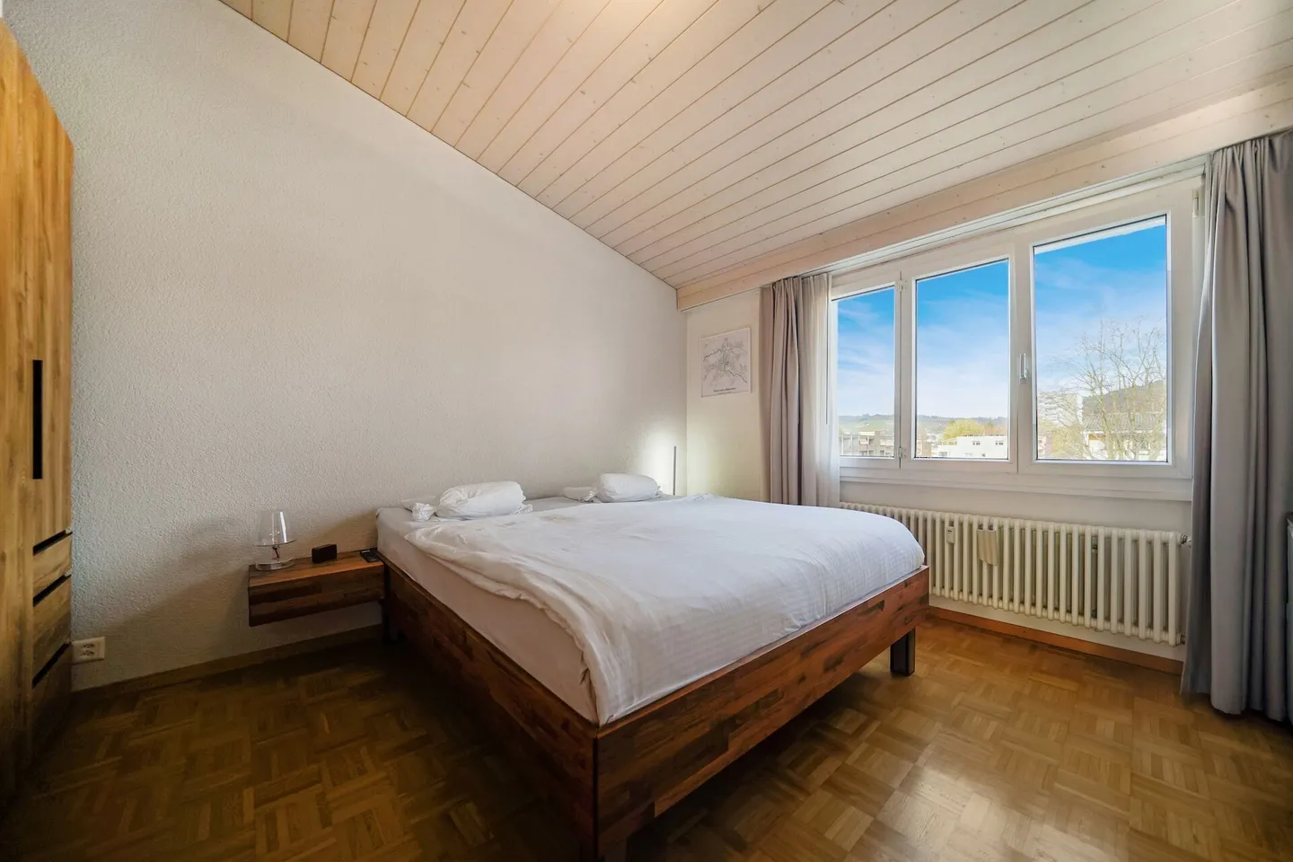 Belle appartement en attique de 4,5 pièces dans un emplacement central et calme - Photo 10 sur 13