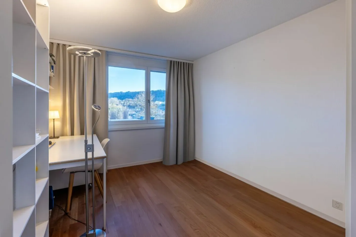 Modern Terrace House with Views - Photo 11 of 41