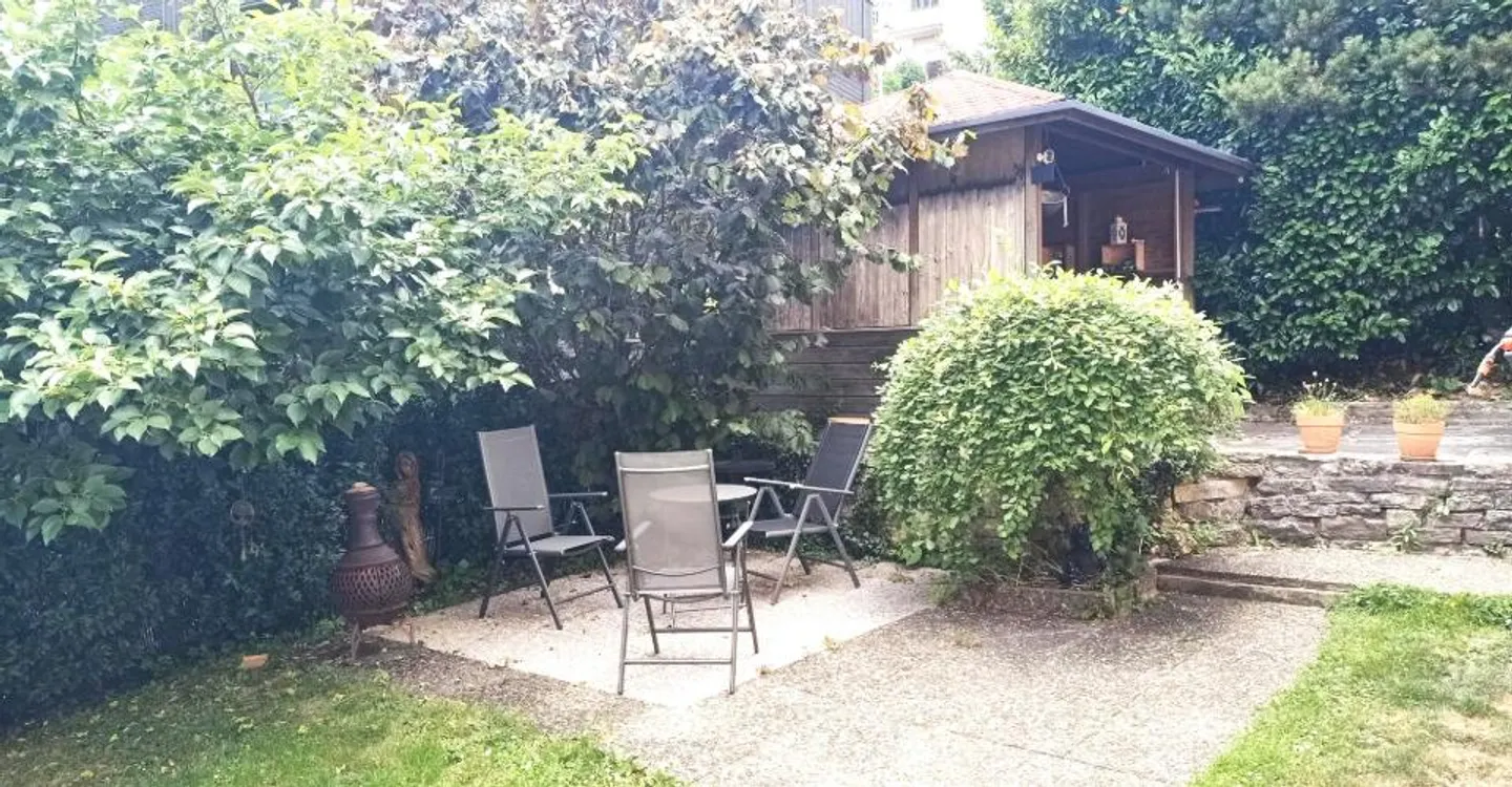 Schöne Villa mit 2 Wohnungen und Erweiterungspotenzial - Foto 15 von 19