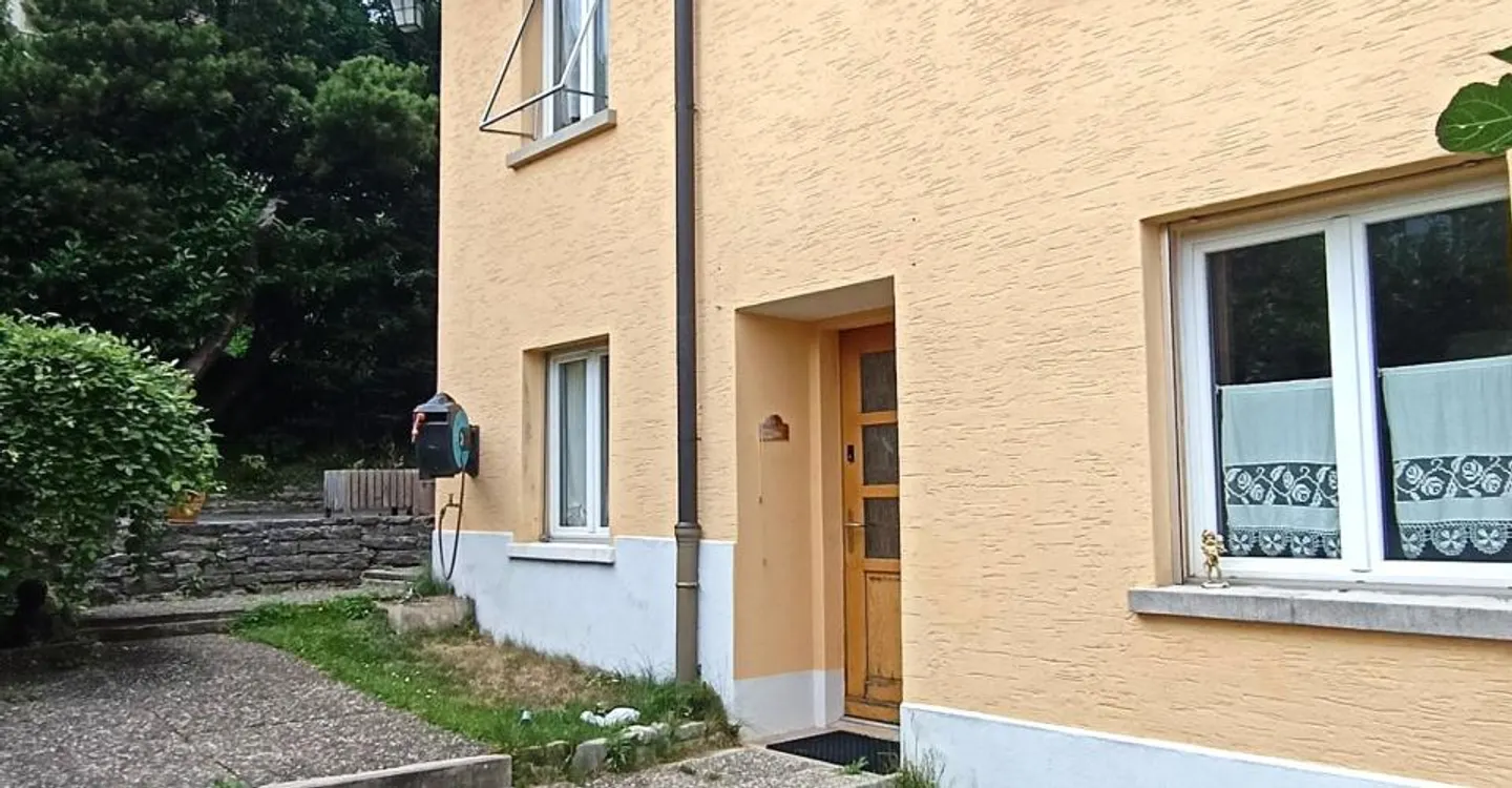 Schöne Villa mit 2 Wohnungen und Erweiterungspotenzial - Foto 18 von 19