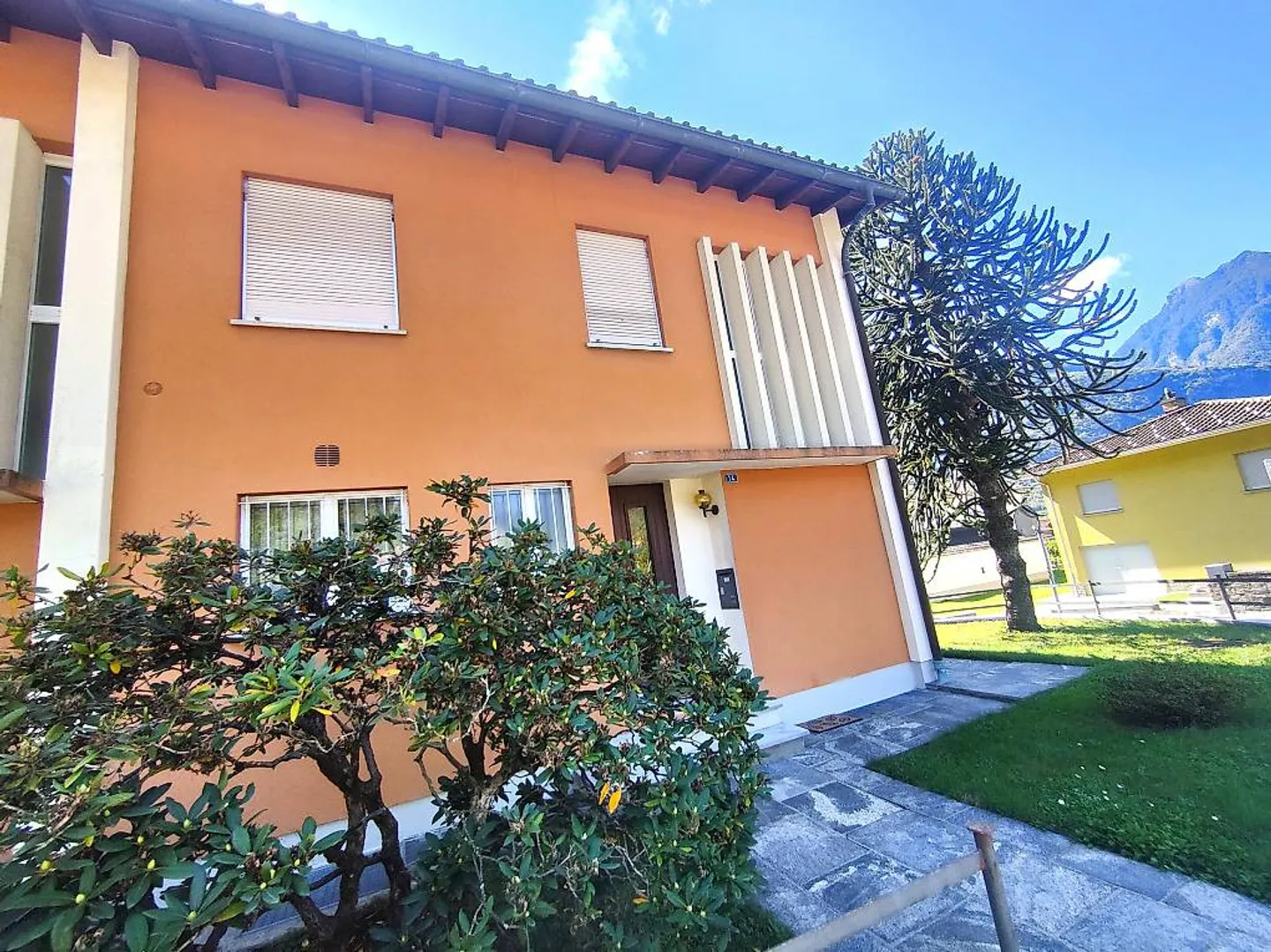 Charmantes Einfamilienhaus in Biasca - Foto 2 von 12
