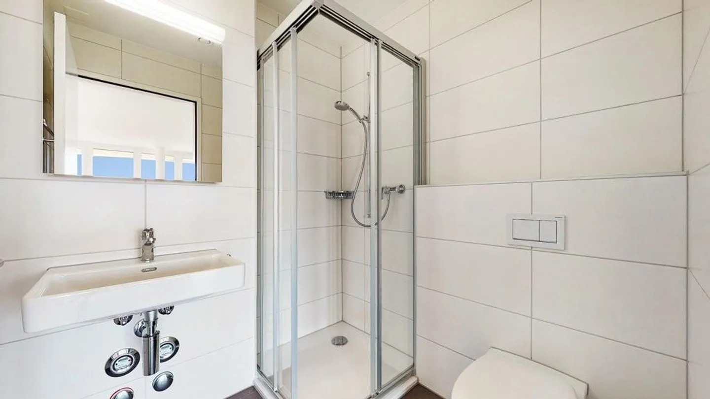 Appartamento moderno con balconi - Foto 6 di 12