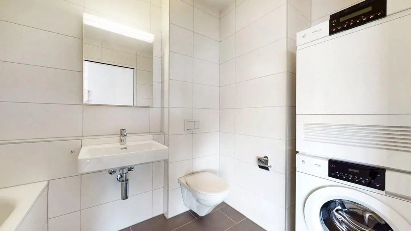 Appartamento moderno con balconi - Foto 7 di 12