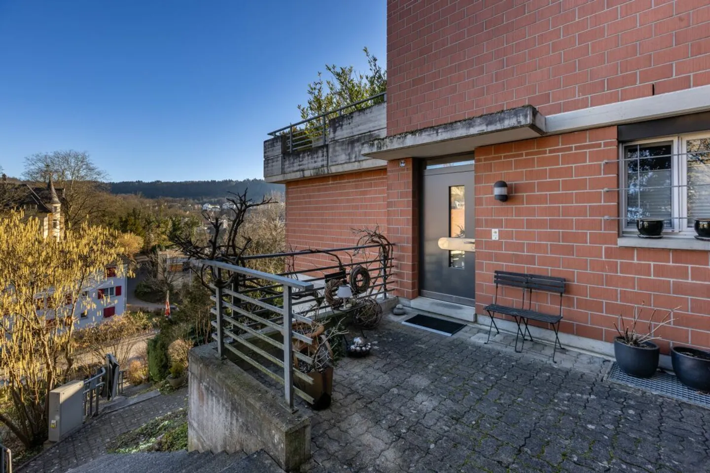 Modern Terrace House with Views - Photo 19 of 41