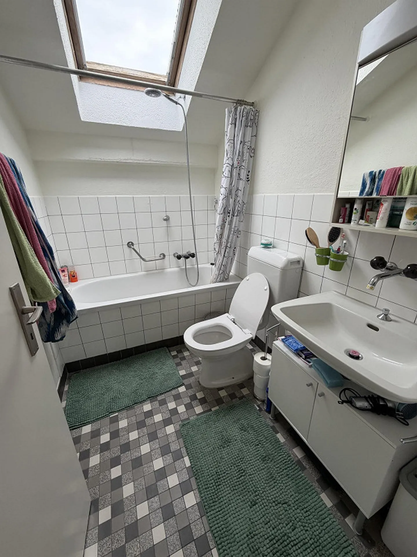 Seuzach: Piccolo appartamento mansardato di 3 stanze, nuova cucina, senza balcone - Foto 6 di 6