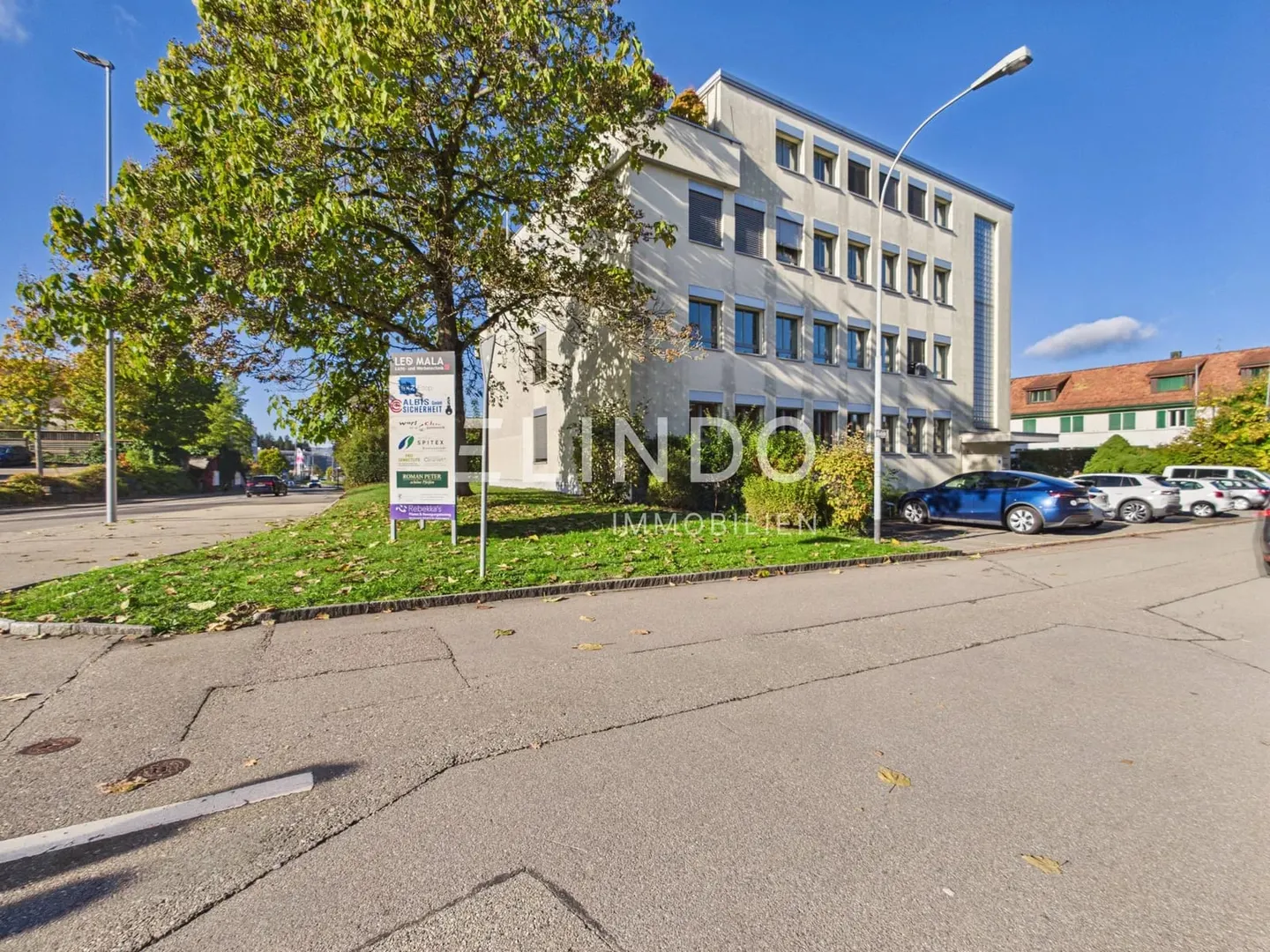Espaces de bureau au rez-de-chaussée près de la gare - Werkstrasse 1, Affoltern am Albis - Photo 1 sur 10