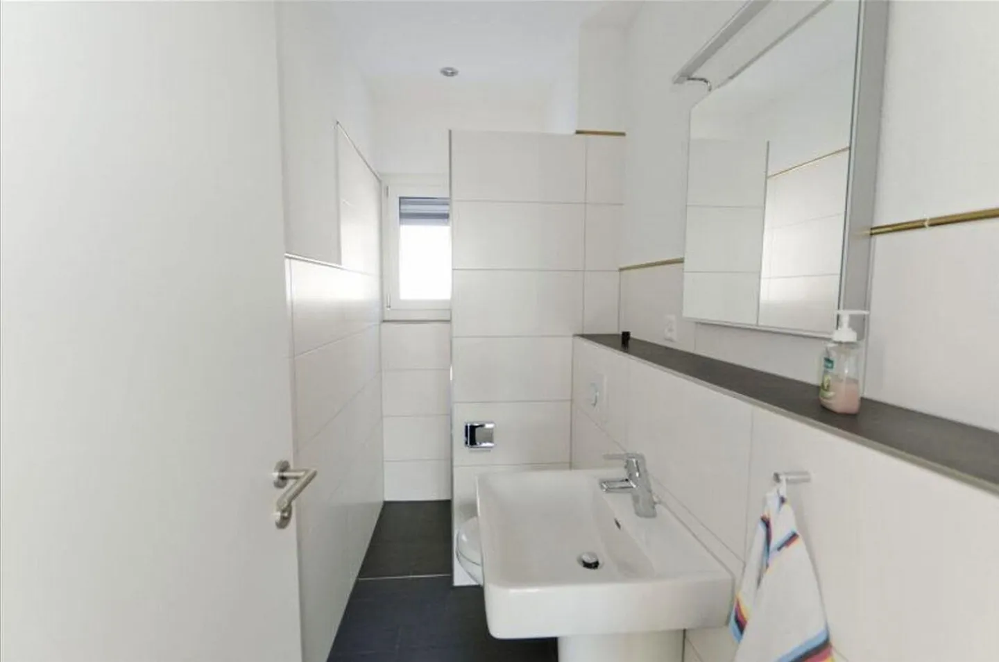 Modern single-family house for rent in Thayngen. - Photo 10 of 13