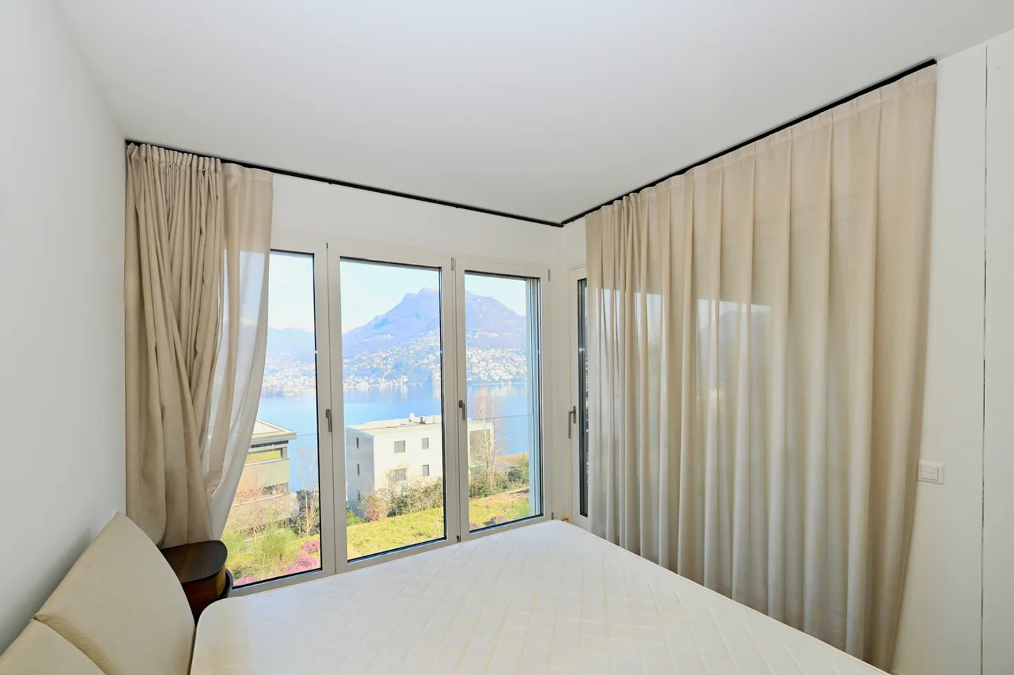 Modern Penthouse with Lake Lugano and Mountain View - Photo 9 of 16