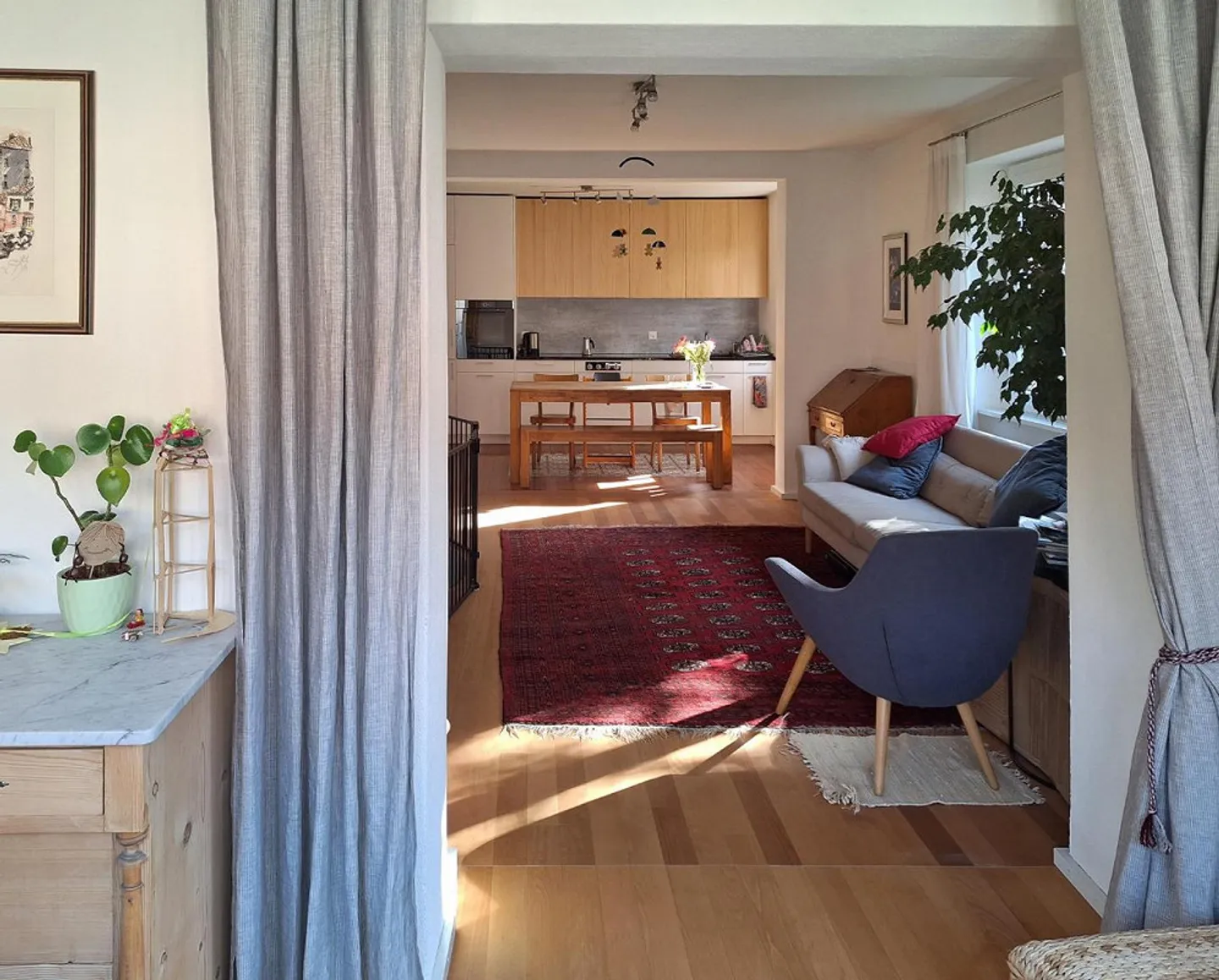 Appartement central dans un ancien bâtiment (terme limité) - Photo 1 sur 12