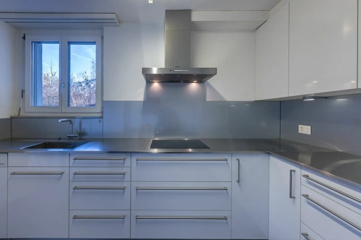 Modern Terrace House with Views - Photo 29 of 41