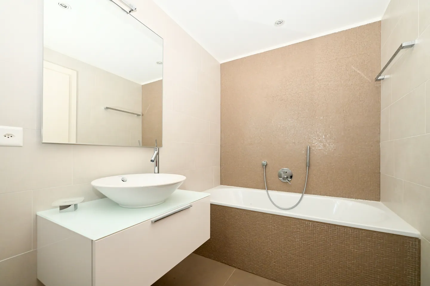 Modern Penthouse with Lake Lugano and Mountain View - Photo 14 of 16