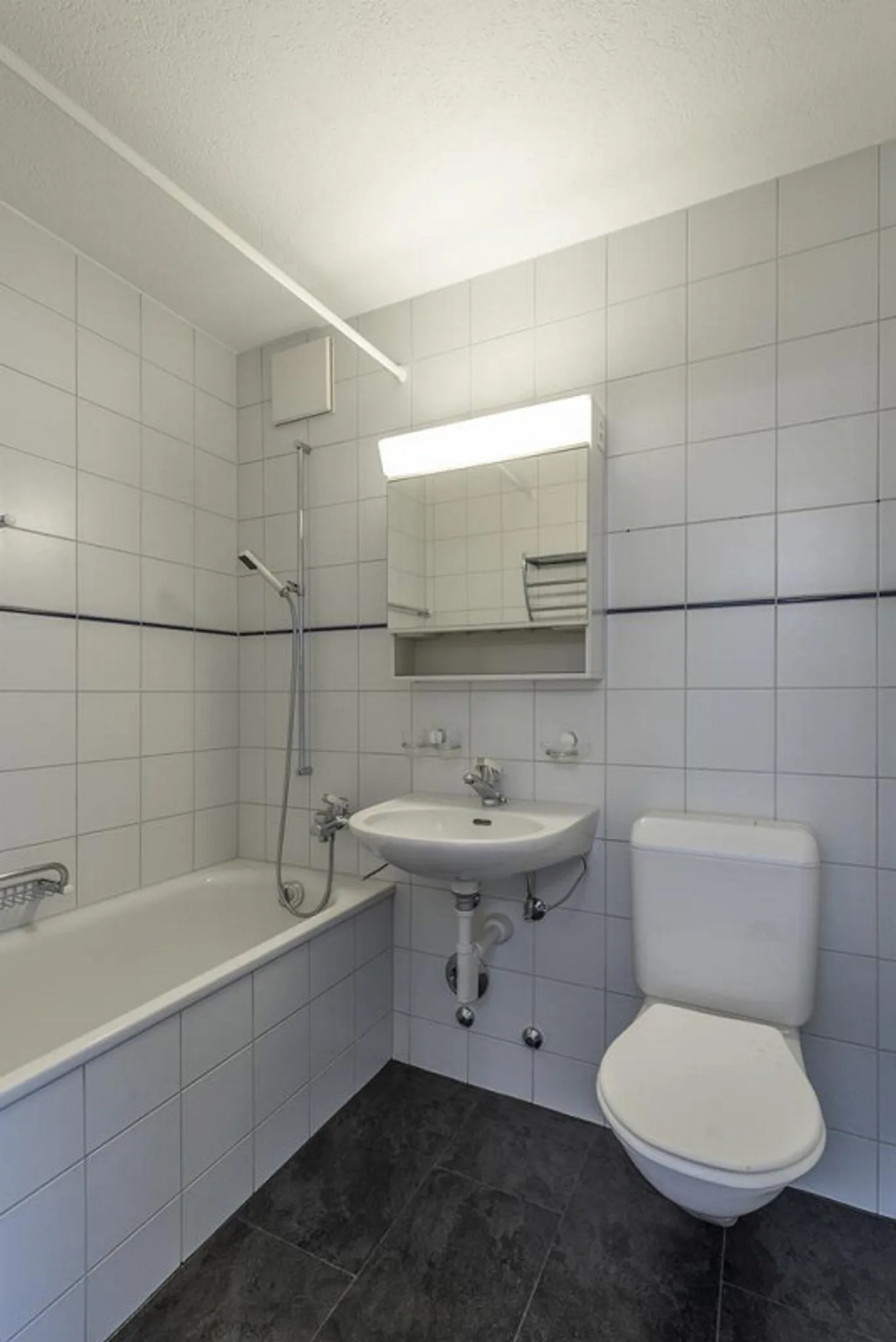 LOUER SANS CAUTION - Emplacement central, idéal pour les citadins - Photo 3 sur 9