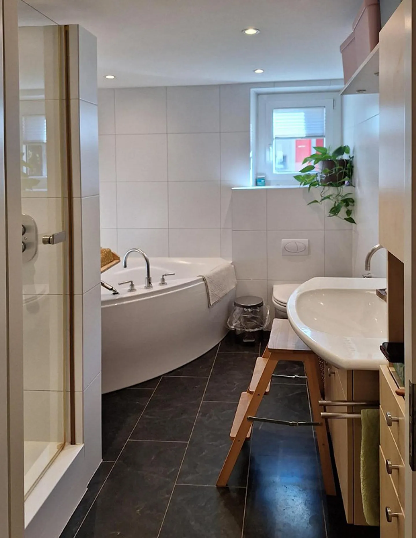 Appartement central dans un ancien bâtiment (terme limité) - Photo 7 sur 12