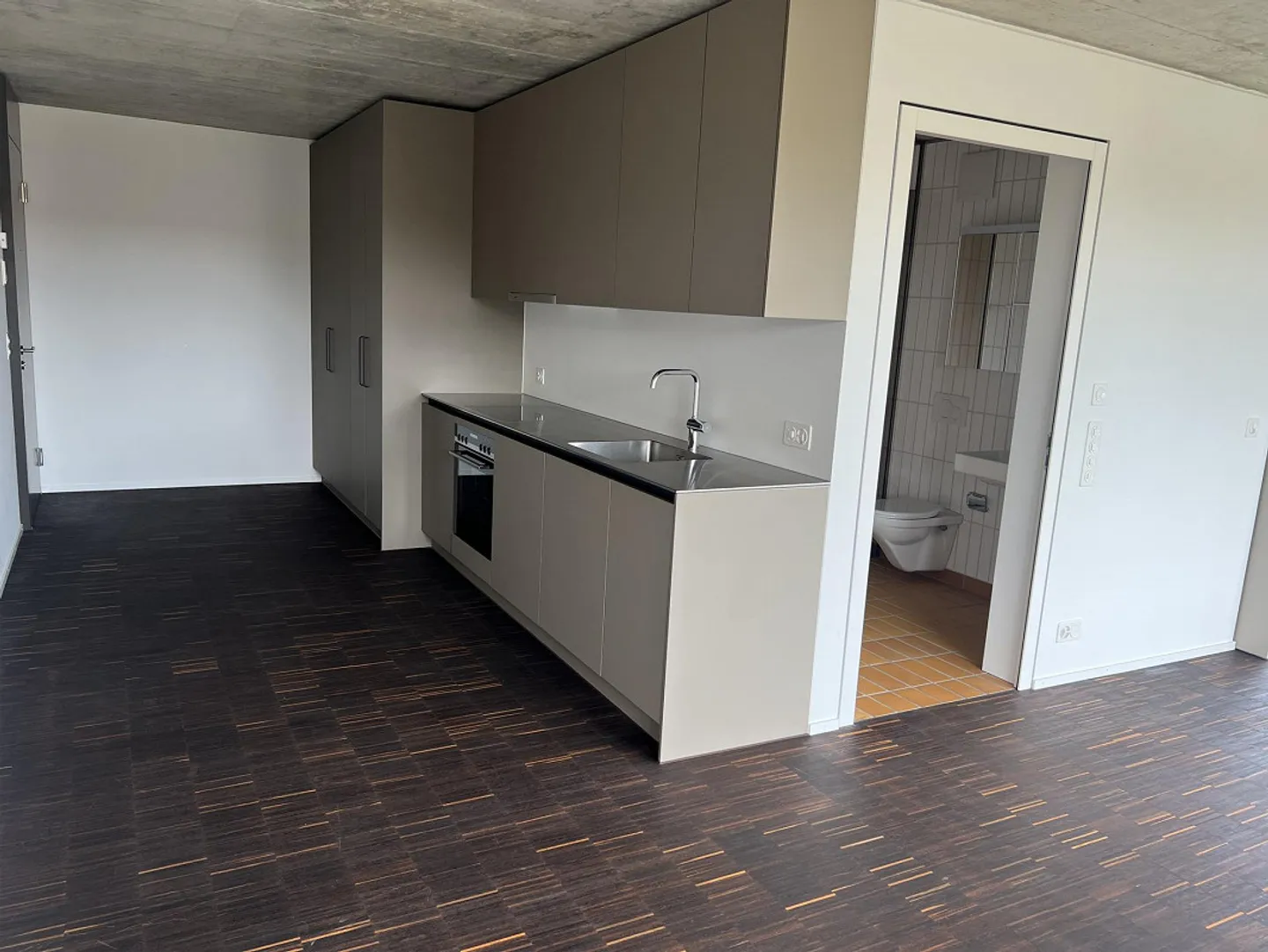 Helle Wohnung mit Balkon - Foto 4 von 9