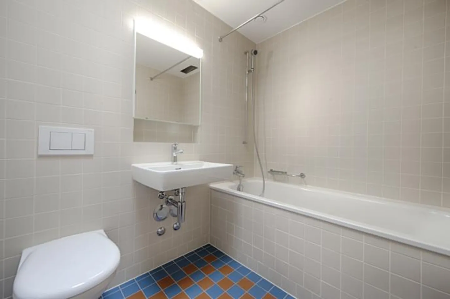 AFFITTARE SENZA CAUZIONE - Appartamento attico in posizione soleggiata - Foto 3 di 8