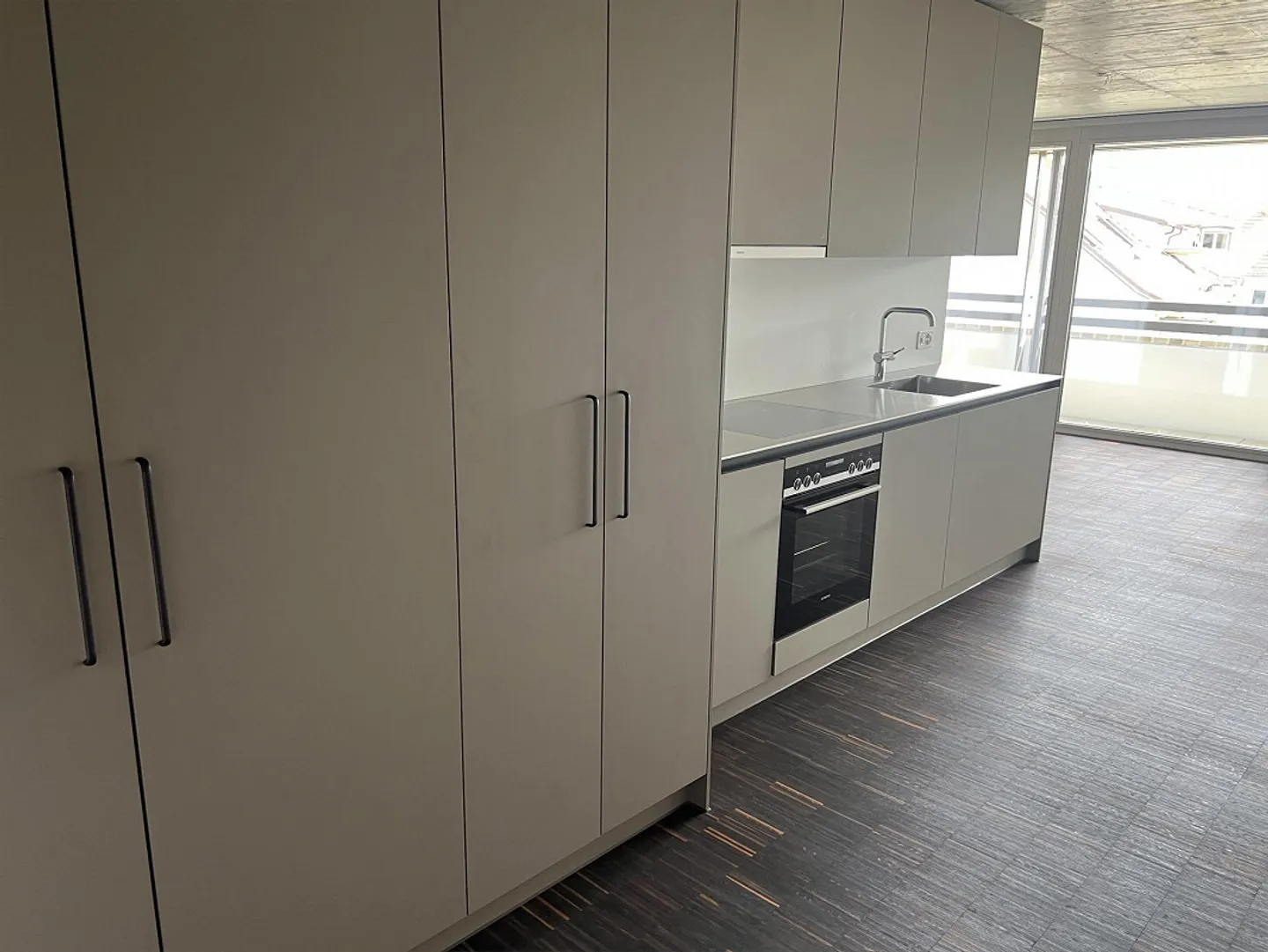 Helle Wohnung mit Balkon - Foto 5 von 9