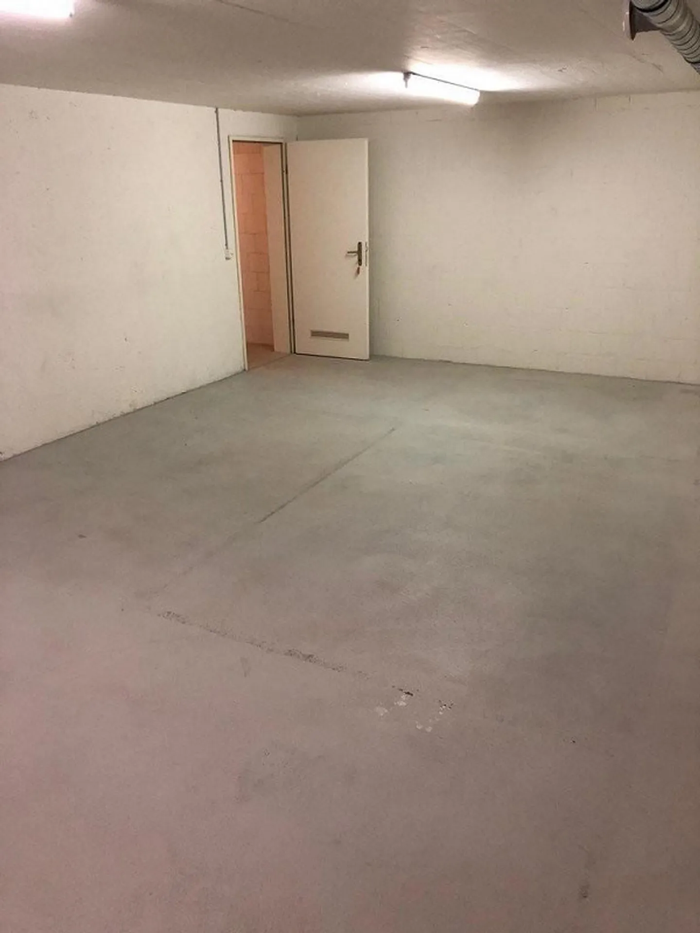 Salle de stockage / Salle de bricolage / Salle de loisirs à Aarau AG - Photo 2 sur 4