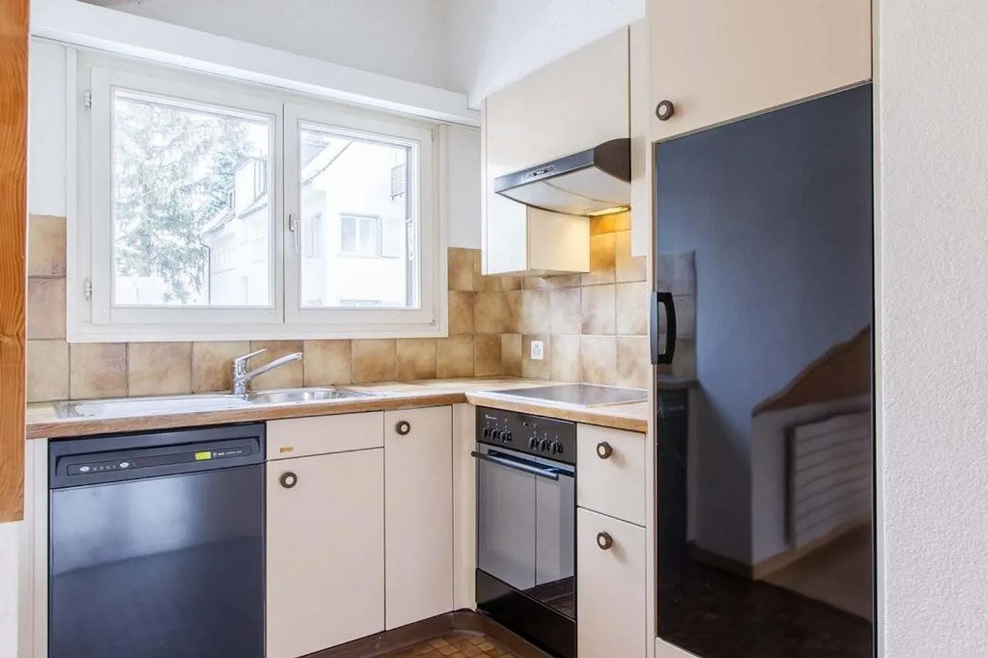 Cozy 2-room apartment - limited until 30.09.2027 - Photo 3 of 4