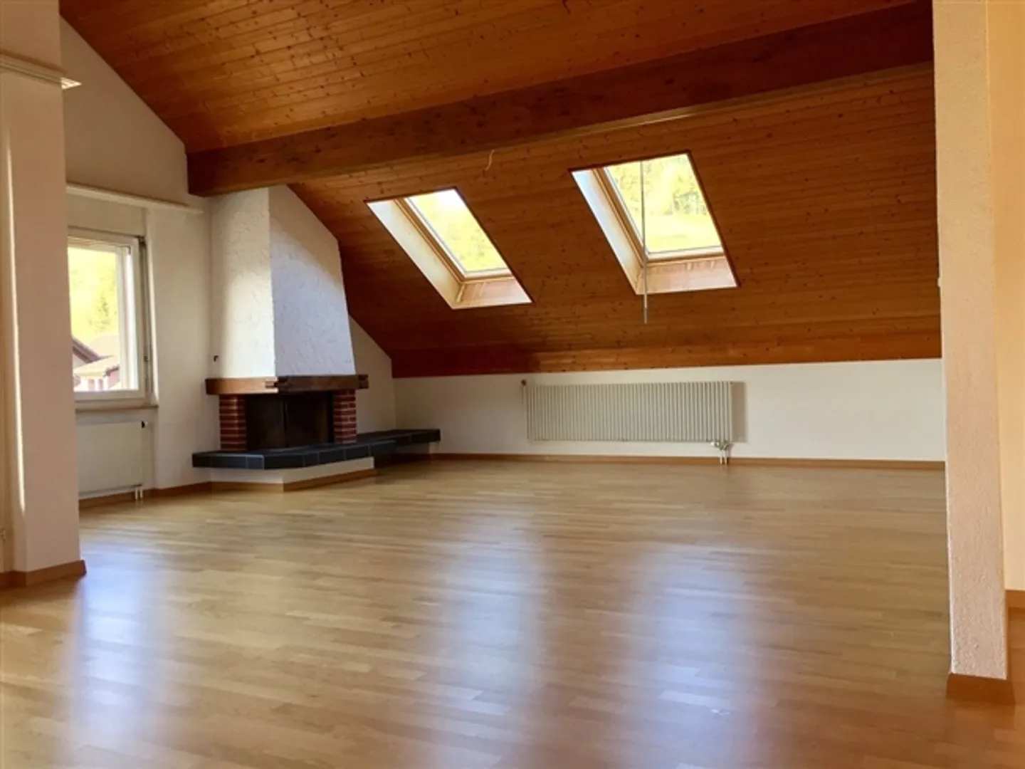 Great attic apartment with fireplace - Photo 1 of 6