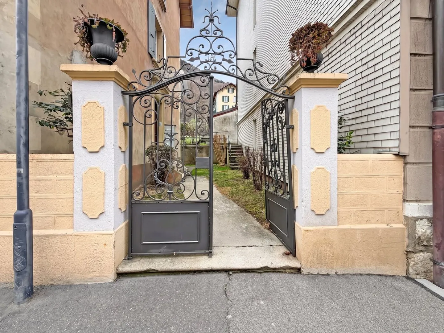 Investment Property in Vallorbe - Photo 1 of 13