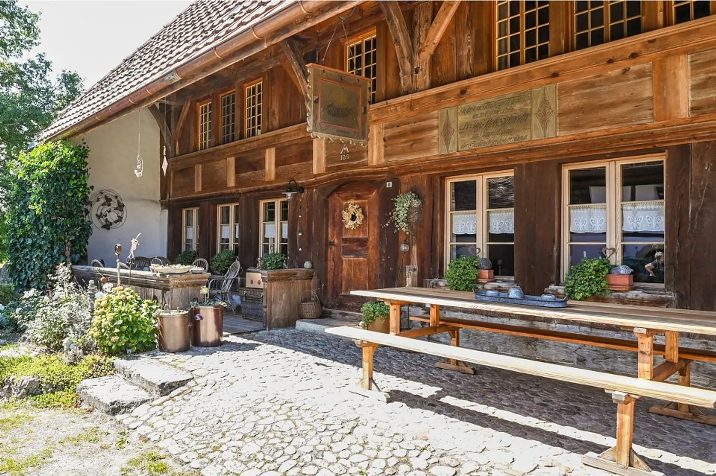 Ferme historique au charme - Photo 2 sur 13