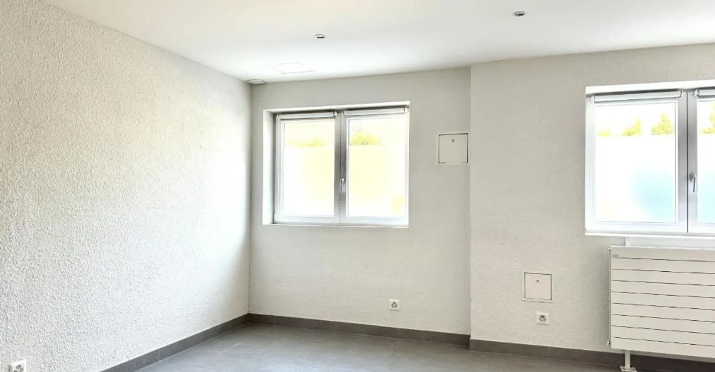 Spazio Commerciale a Uvrier - Foto 2 di 5