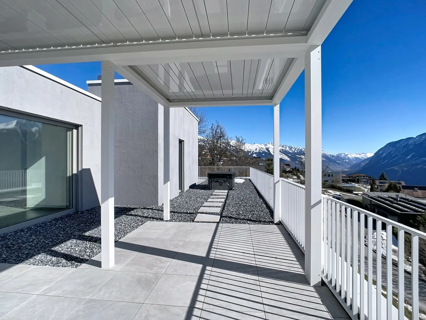 Attic News between Sky and Mountains - Photo 8 of 18