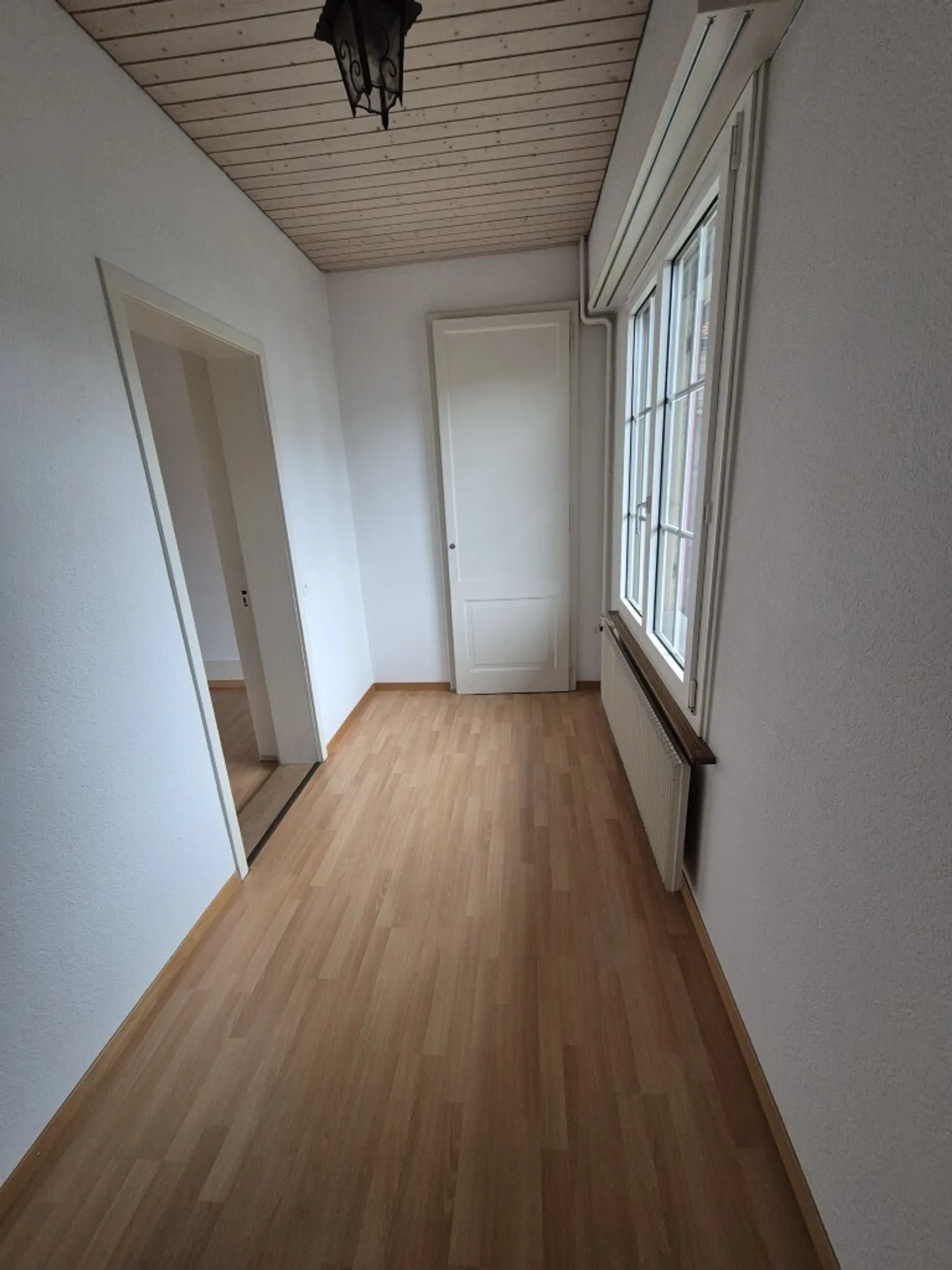 Charmante appartement de 3,5 pièces dans un emplacement central à Bern-Bümpliz - Photo 5 sur 10