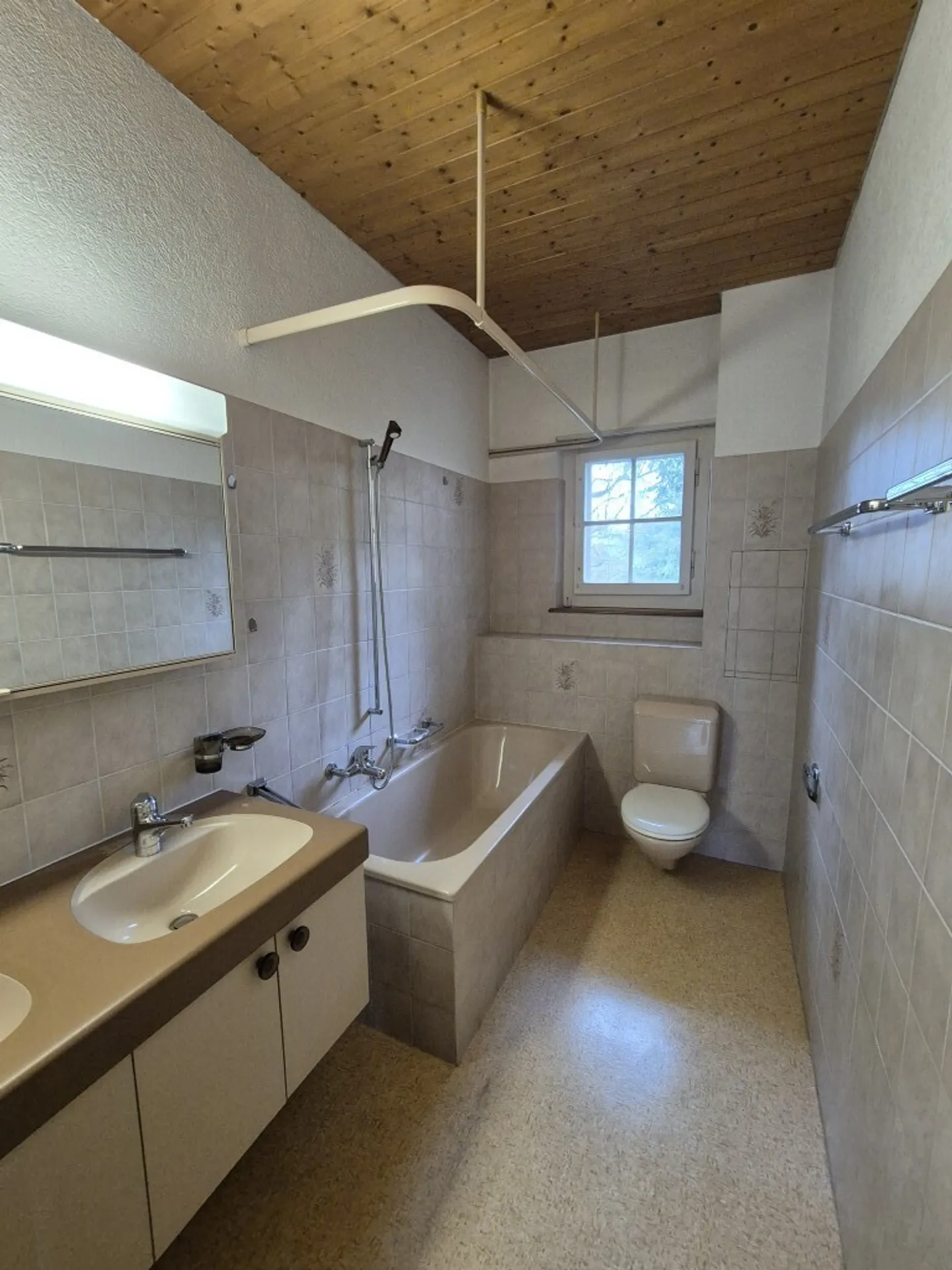 Charmante appartement de 3,5 pièces dans un emplacement central à Bern-Bümpliz - Photo 8 sur 10