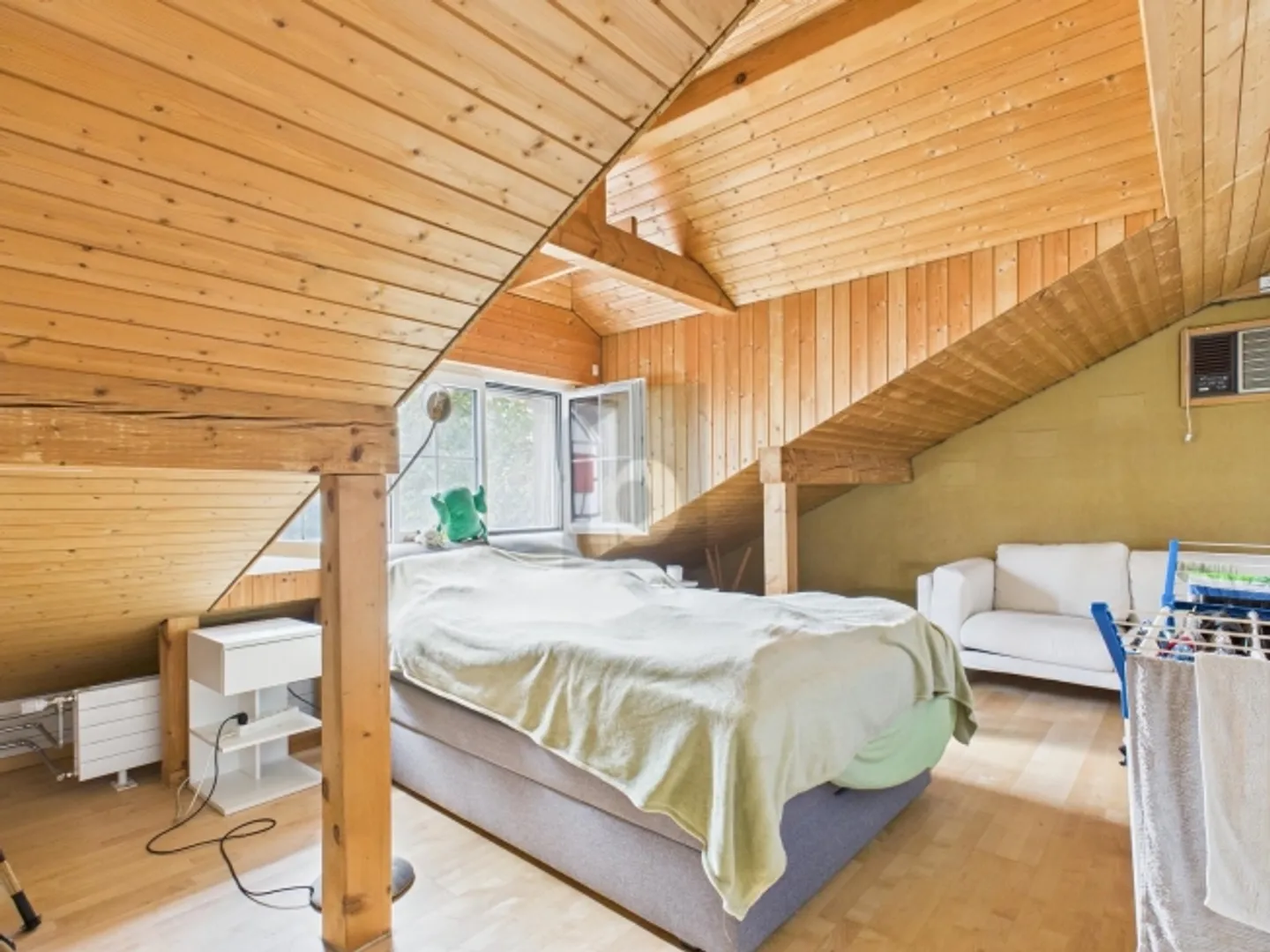 «GROSSZÜGIG, CHARMANT UND RUSTIKAL MIT GARTEN» - Foto 5 von 6
