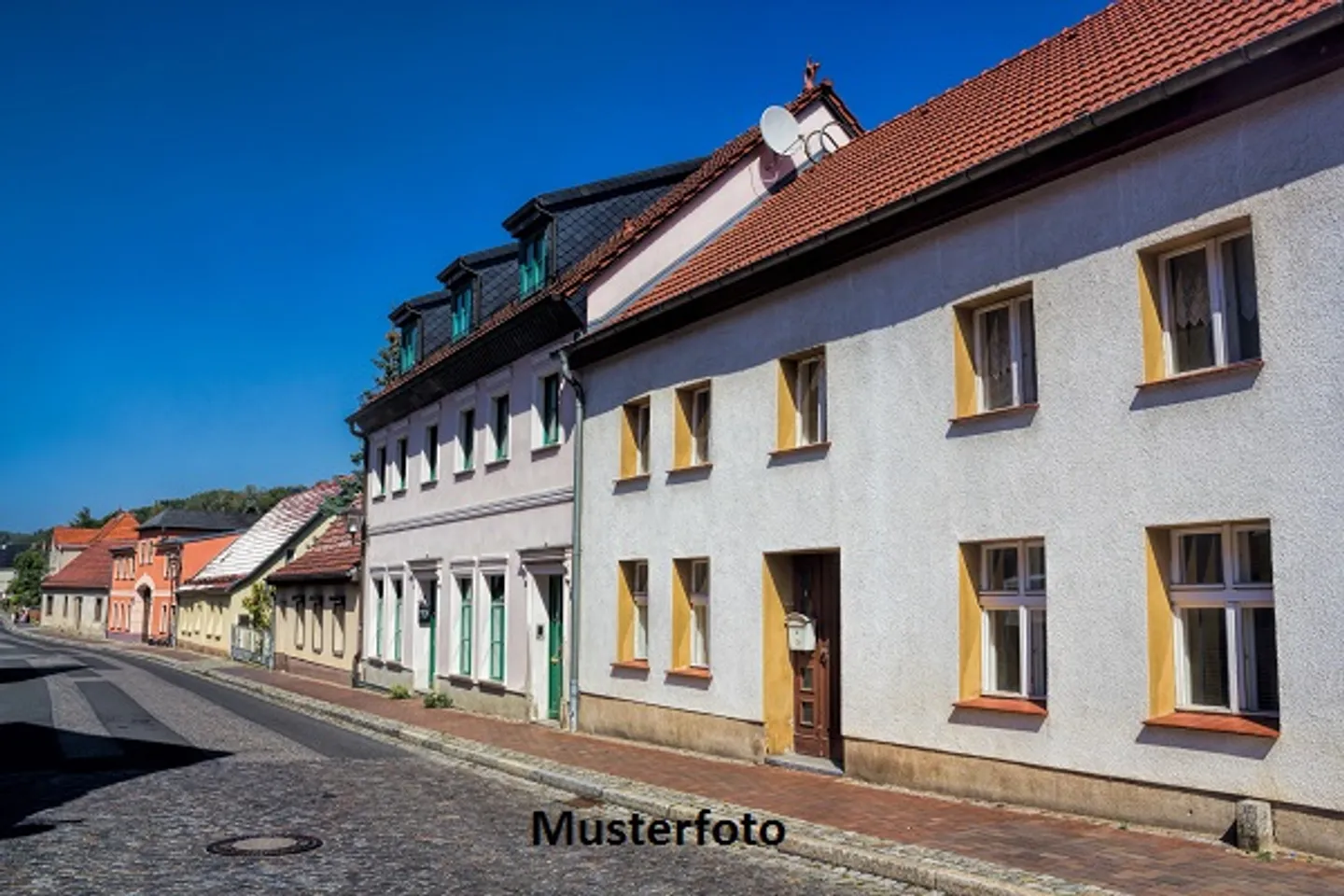 Building in Faido - Photo 1 of 13
