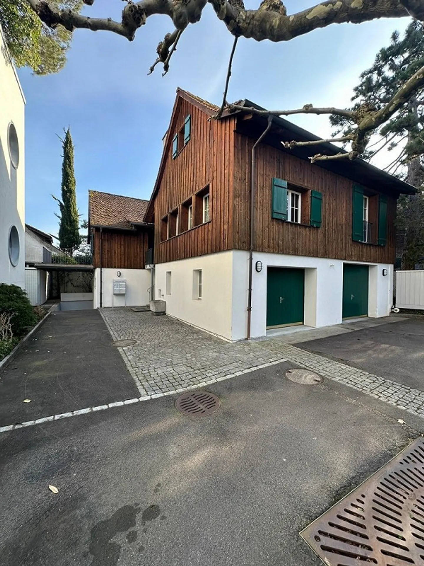 Atelier ispiratore con ufficio e vista diretta sul lago a Thalwil in affitto - Foto 2 di 13
