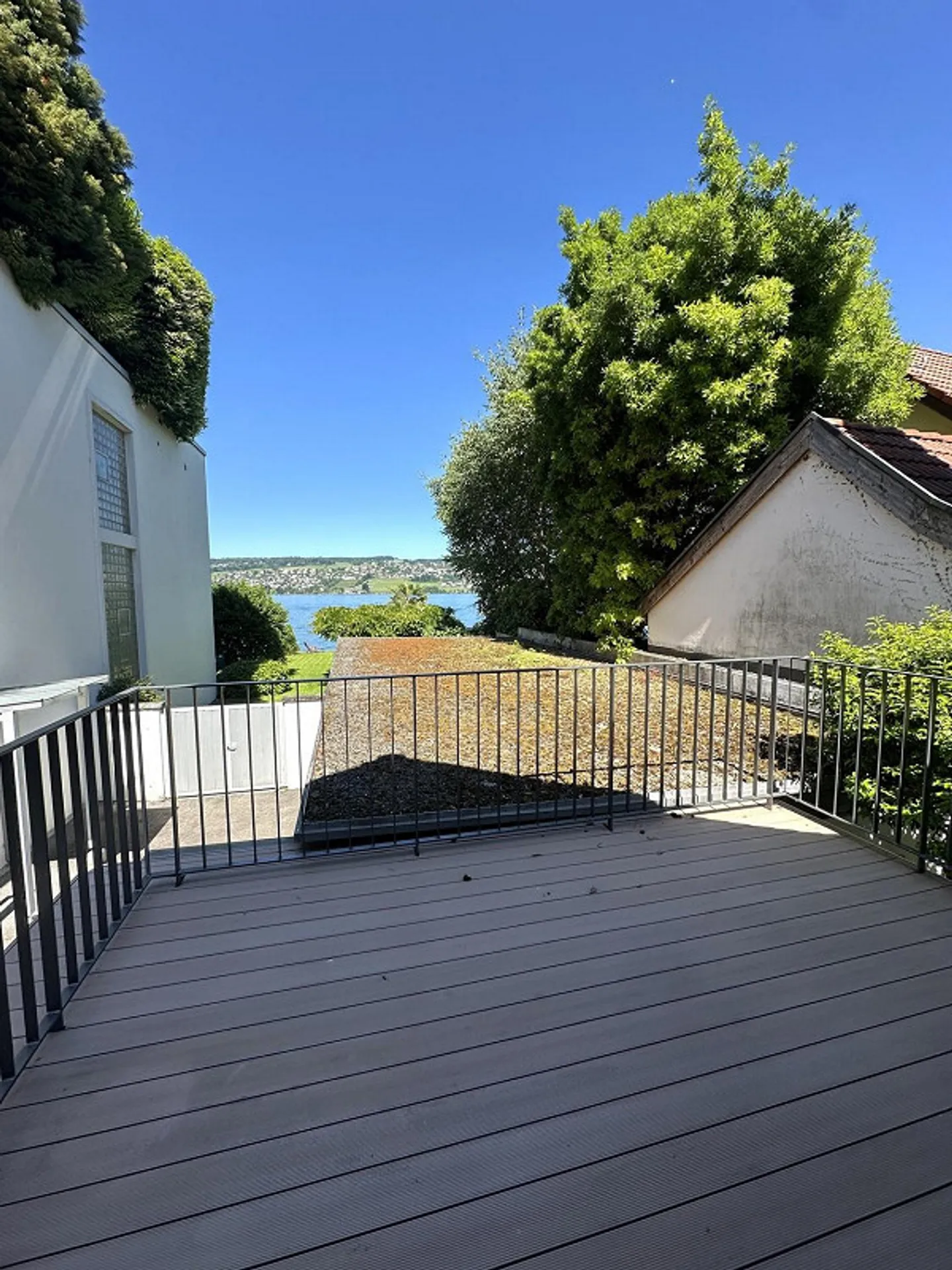Atelier ispiratore con ufficio e vista diretta sul lago a Thalwil in affitto - Foto 11 di 13