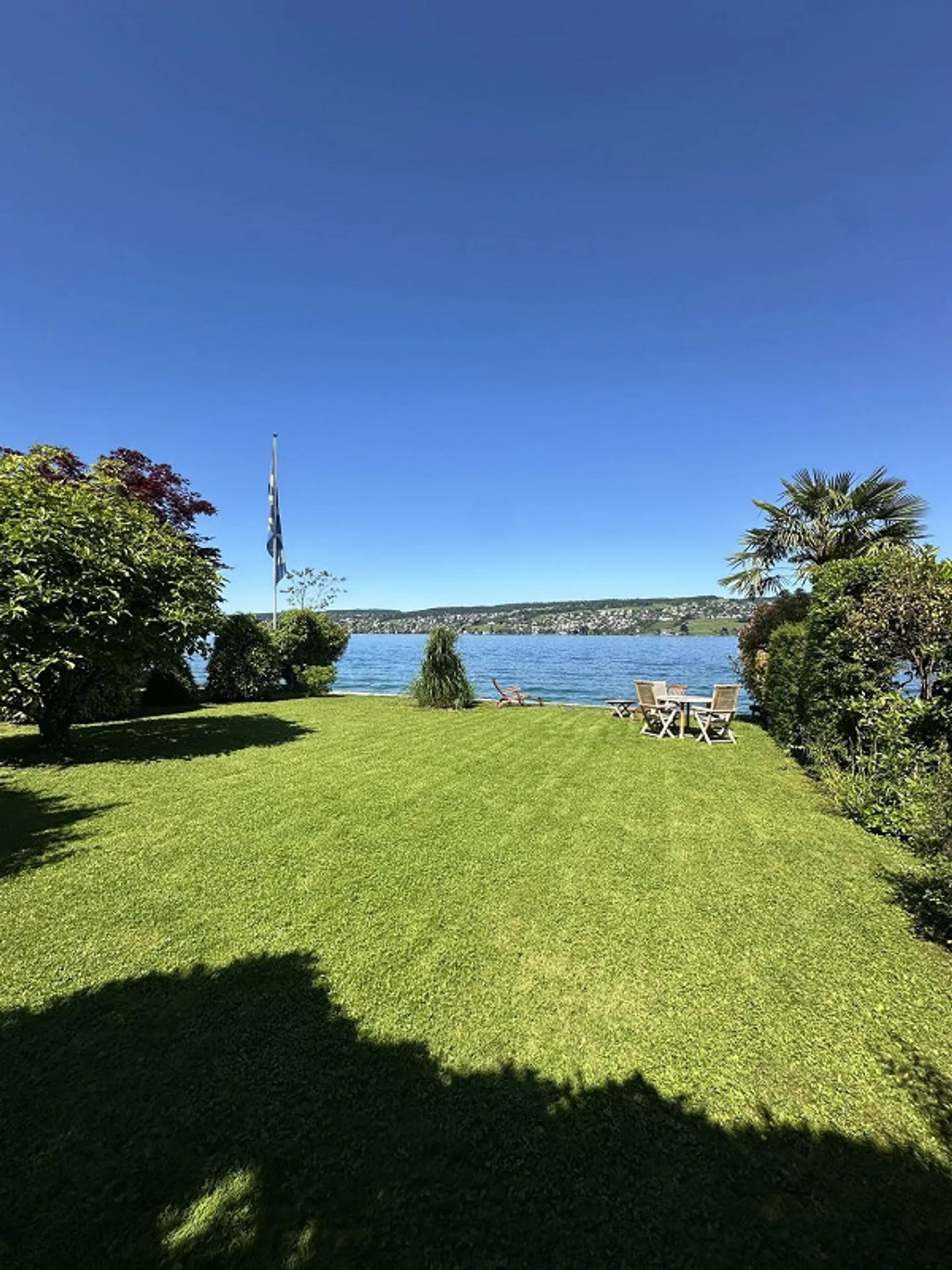 Atelier ispiratore con ufficio e vista diretta sul lago a Thalwil in affitto - Foto 12 di 13