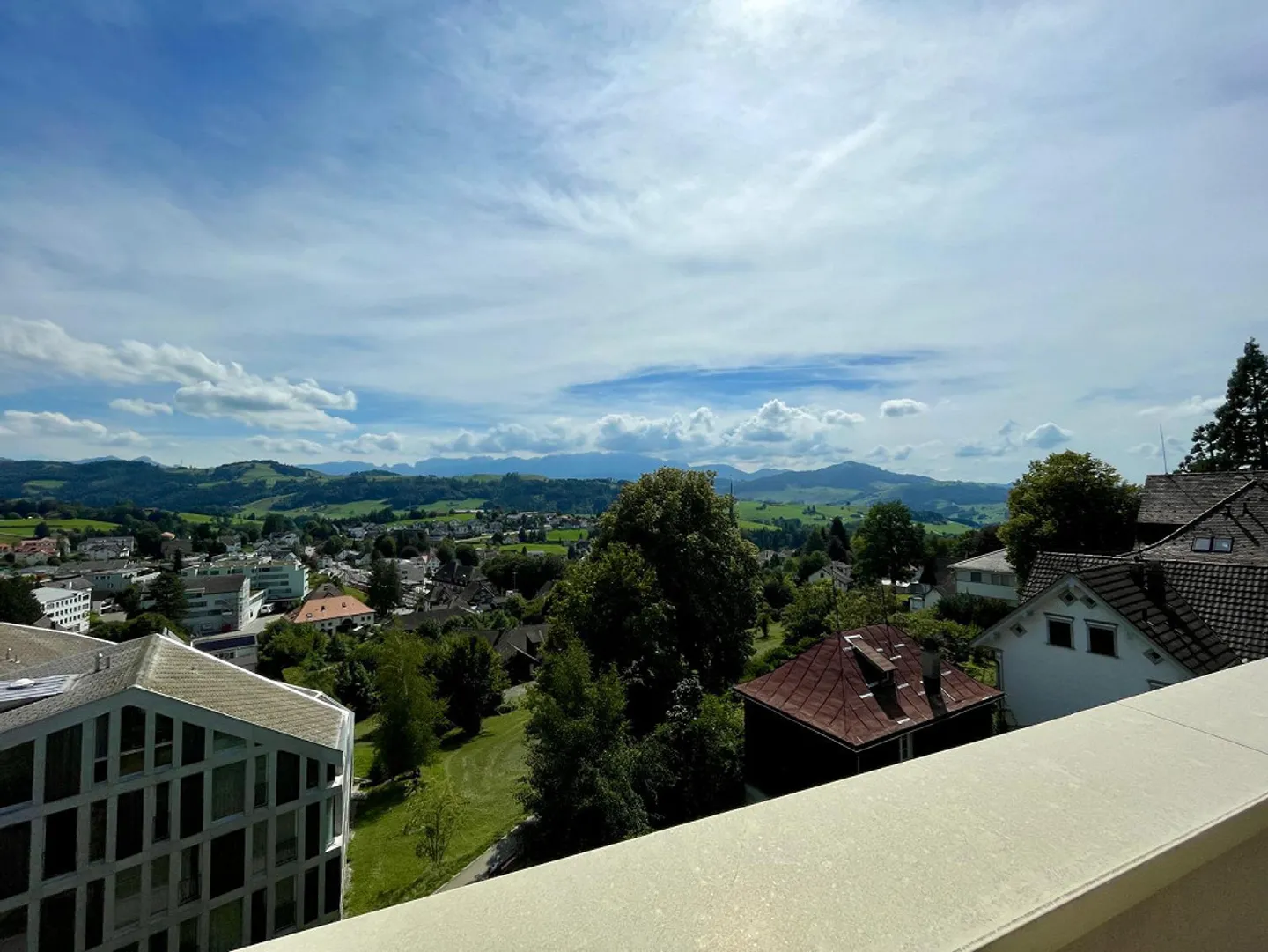 Sopra i tetti di Teufen – esclusivo attico maisonette di 3,5 stanze - Foto 2 di 21