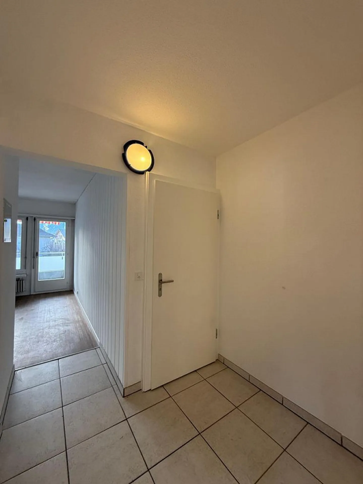 Appartamento ristrutturato con 2 stanze e balcone al 1° piano - Foto 4 di 6